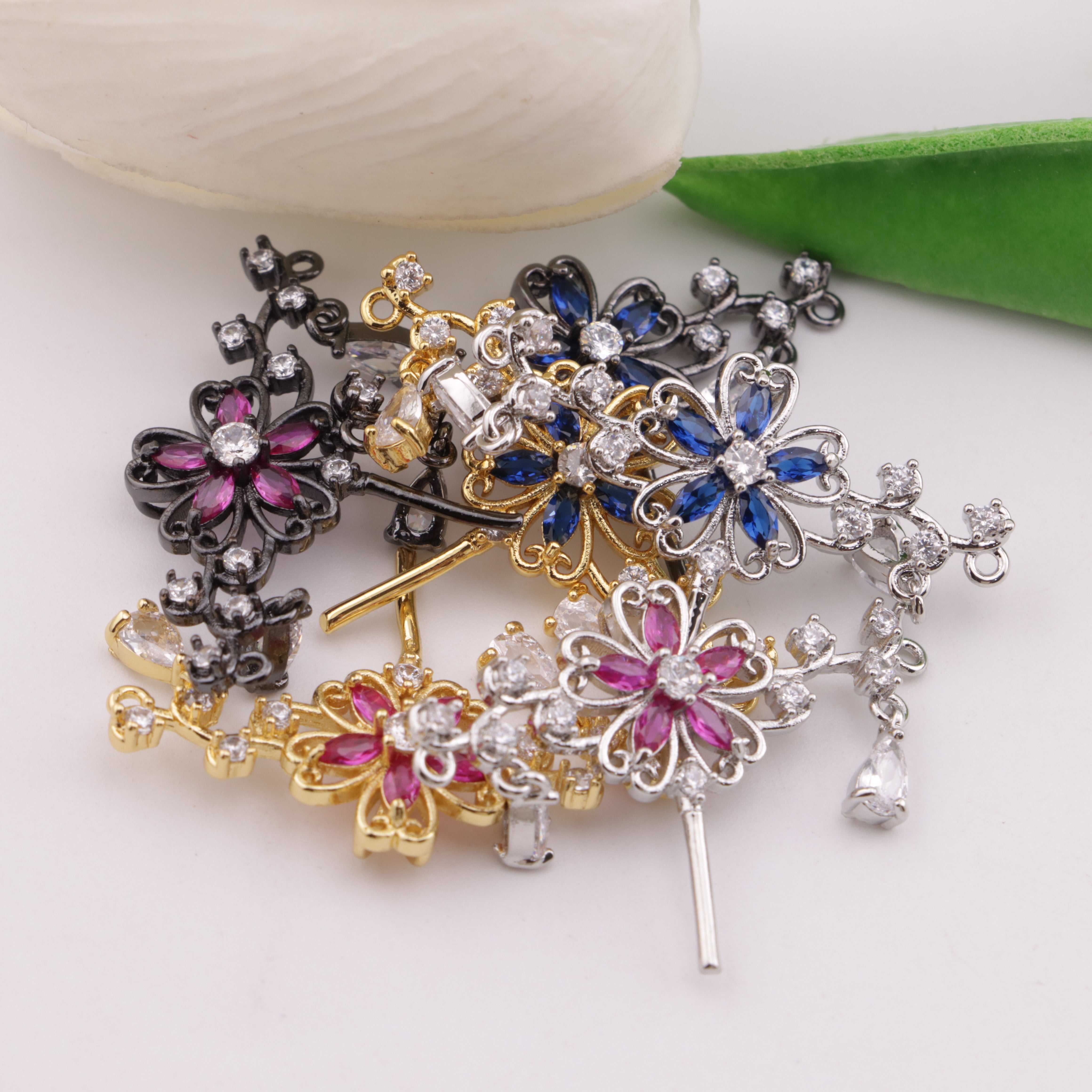 FS5913- Copper-Plated Cubic Zirconia Pendant
