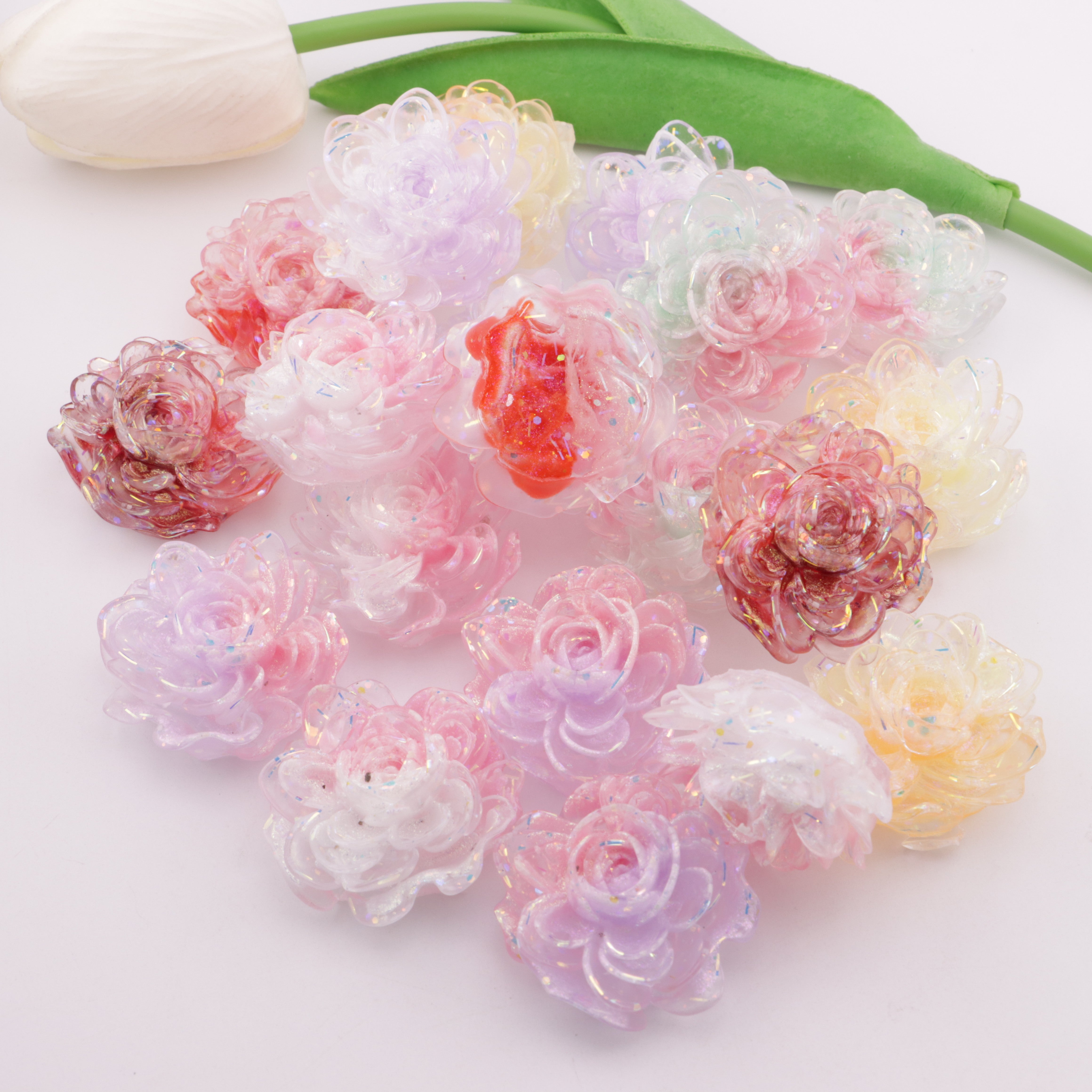 FS5897- 35mm Luminous Soft Flower Charms