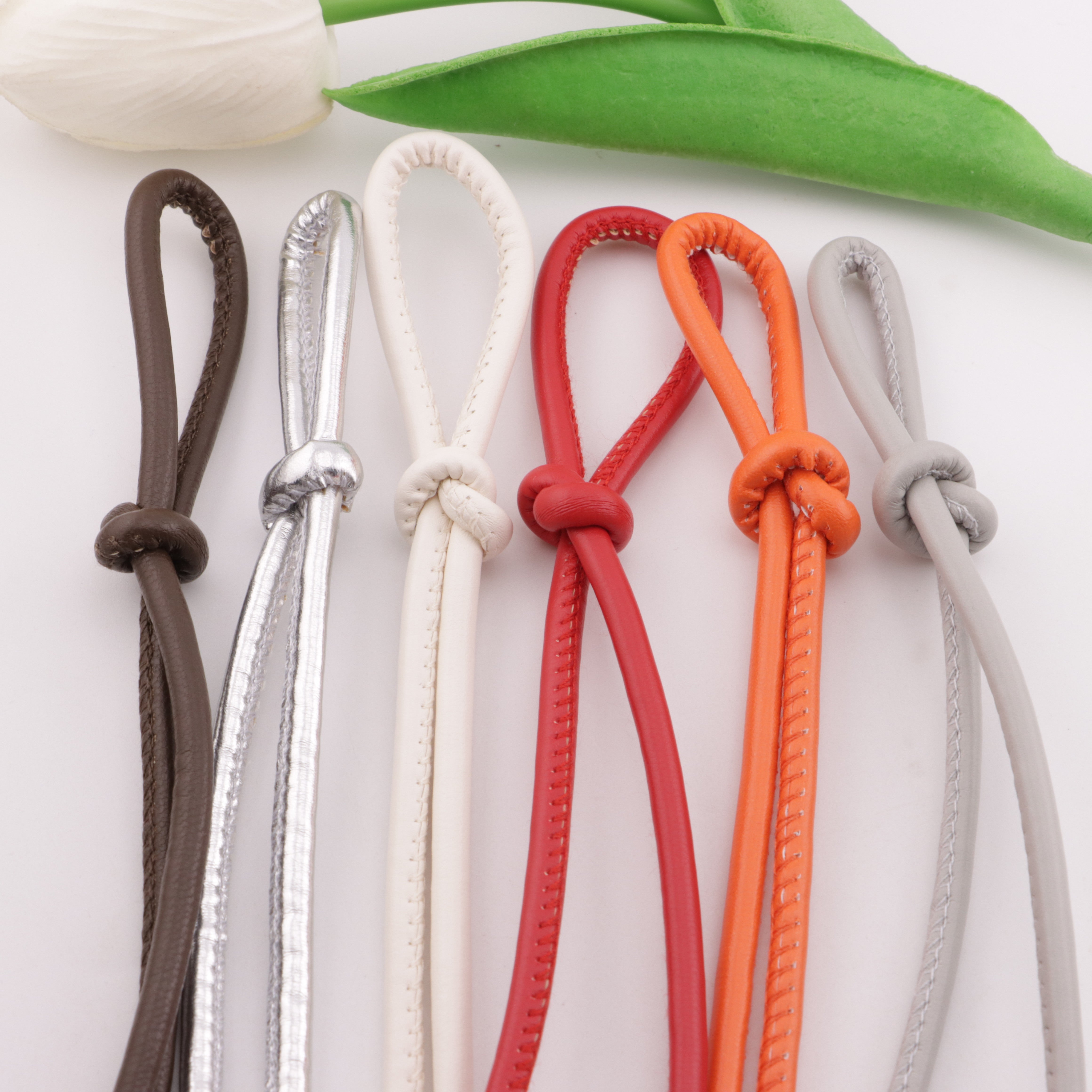 FS5896- Diameter: 4 Cm, Leather Cord Knot Diameter: 4 Mm