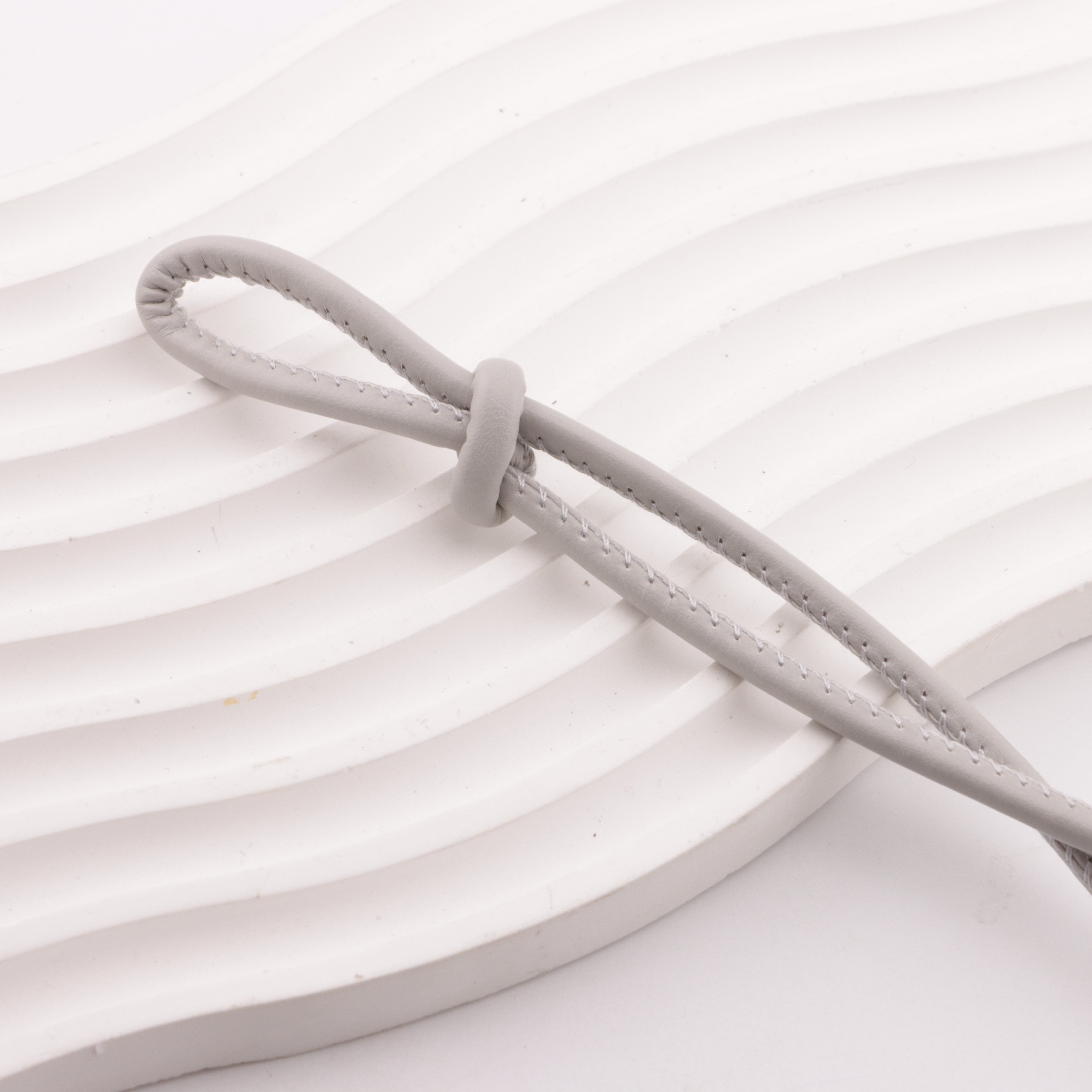 FS5896- Diameter: 4 Cm, Leather Cord Knot Diameter: 4 Mm