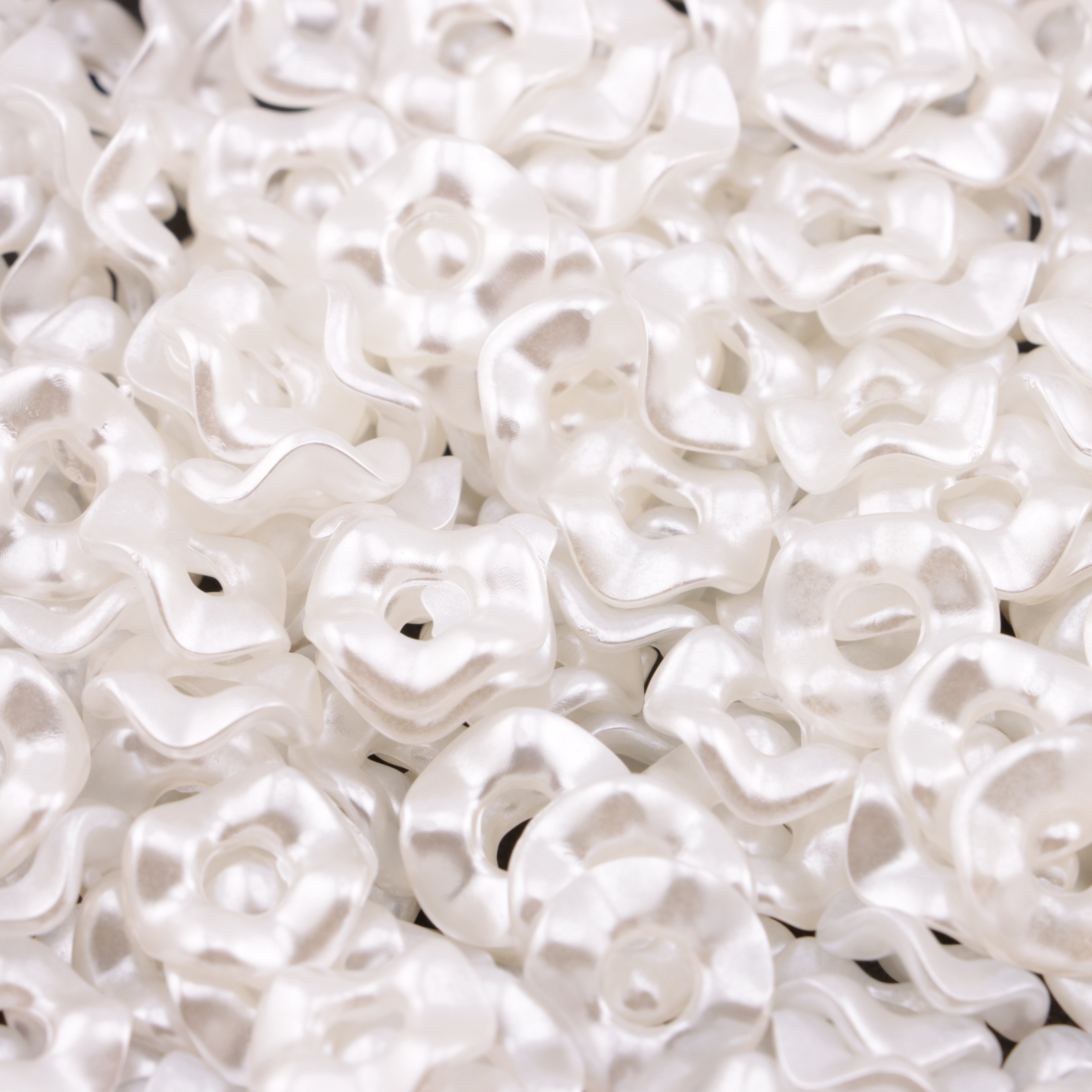 FS5850- 13mm Pearlescent Wavy Spacers Pearlescent Wavy Spacers