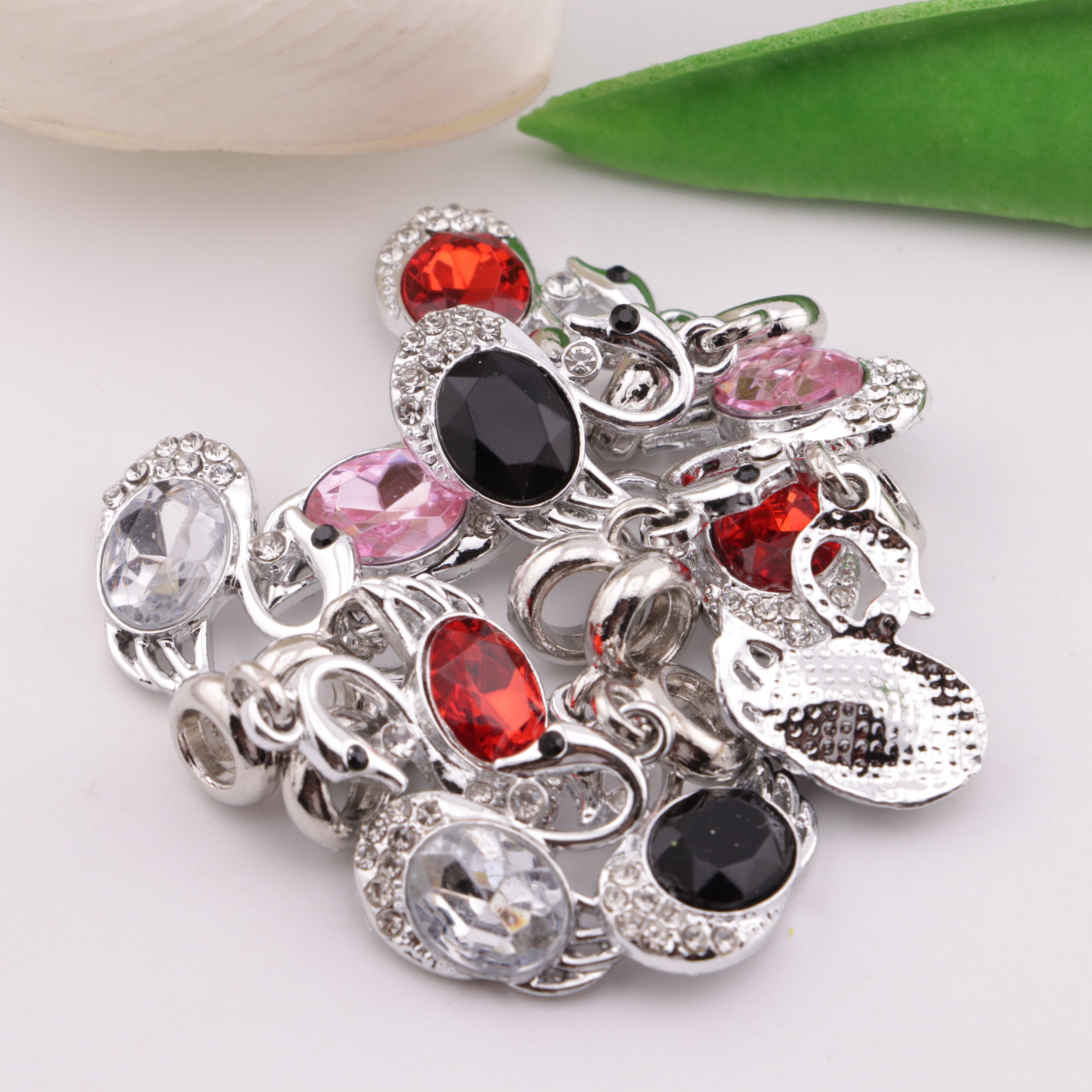 FS5750- Swan Spacers Pendant Swan Spacer Pendant
