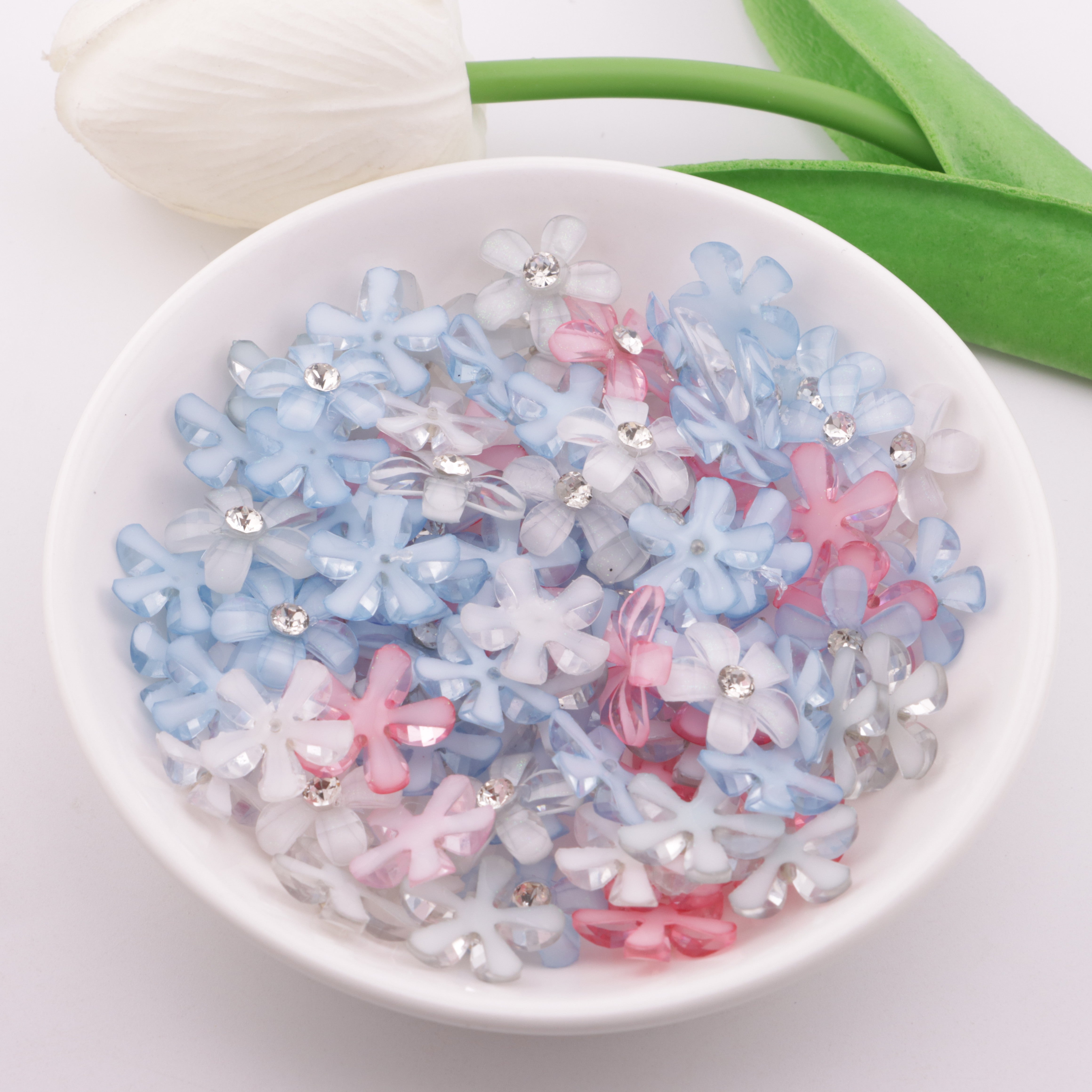 FS5227- 15mm Five-petal Resin Stickers With Diamonds