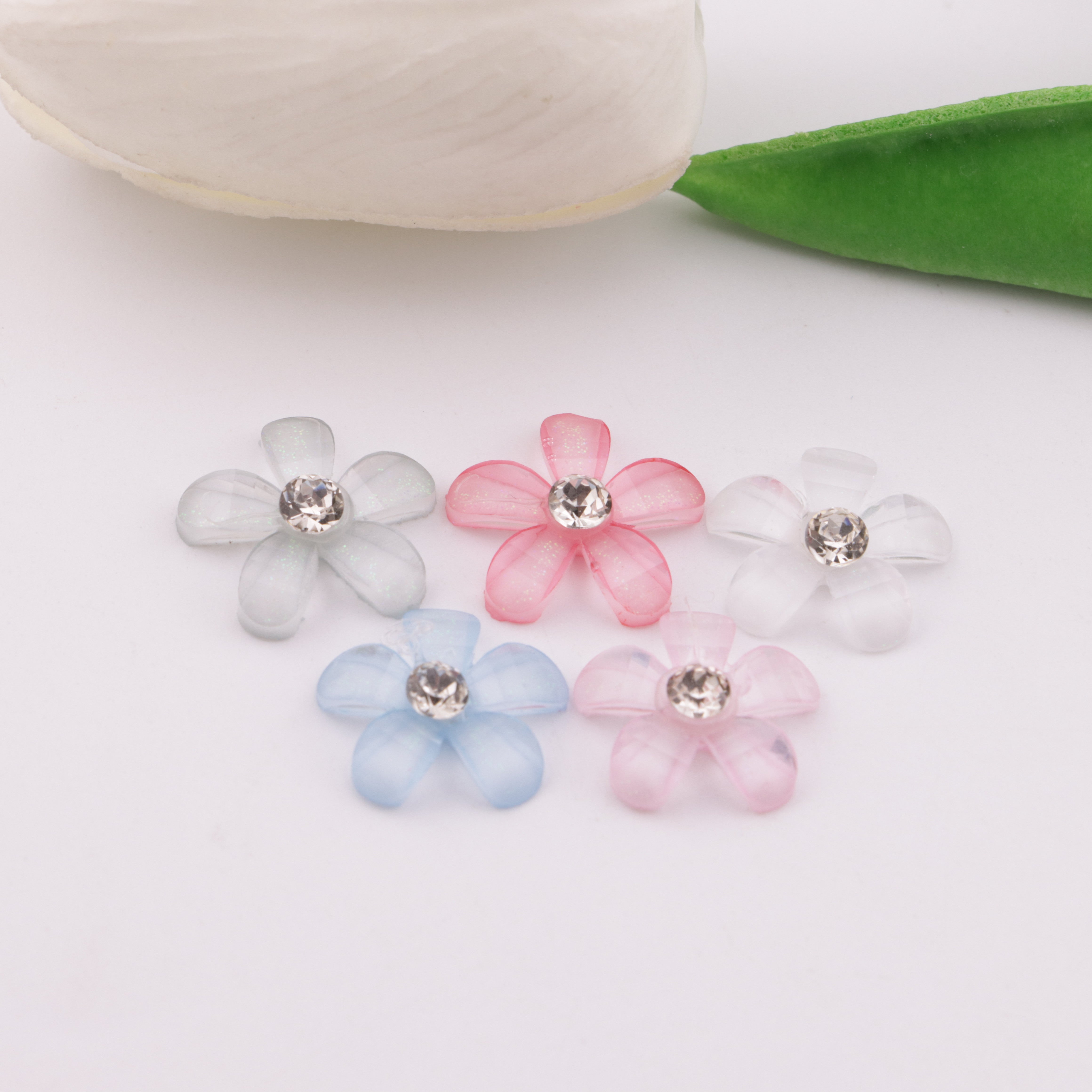 FS5227- 15mm Five-petal Resin Stickers With Diamonds