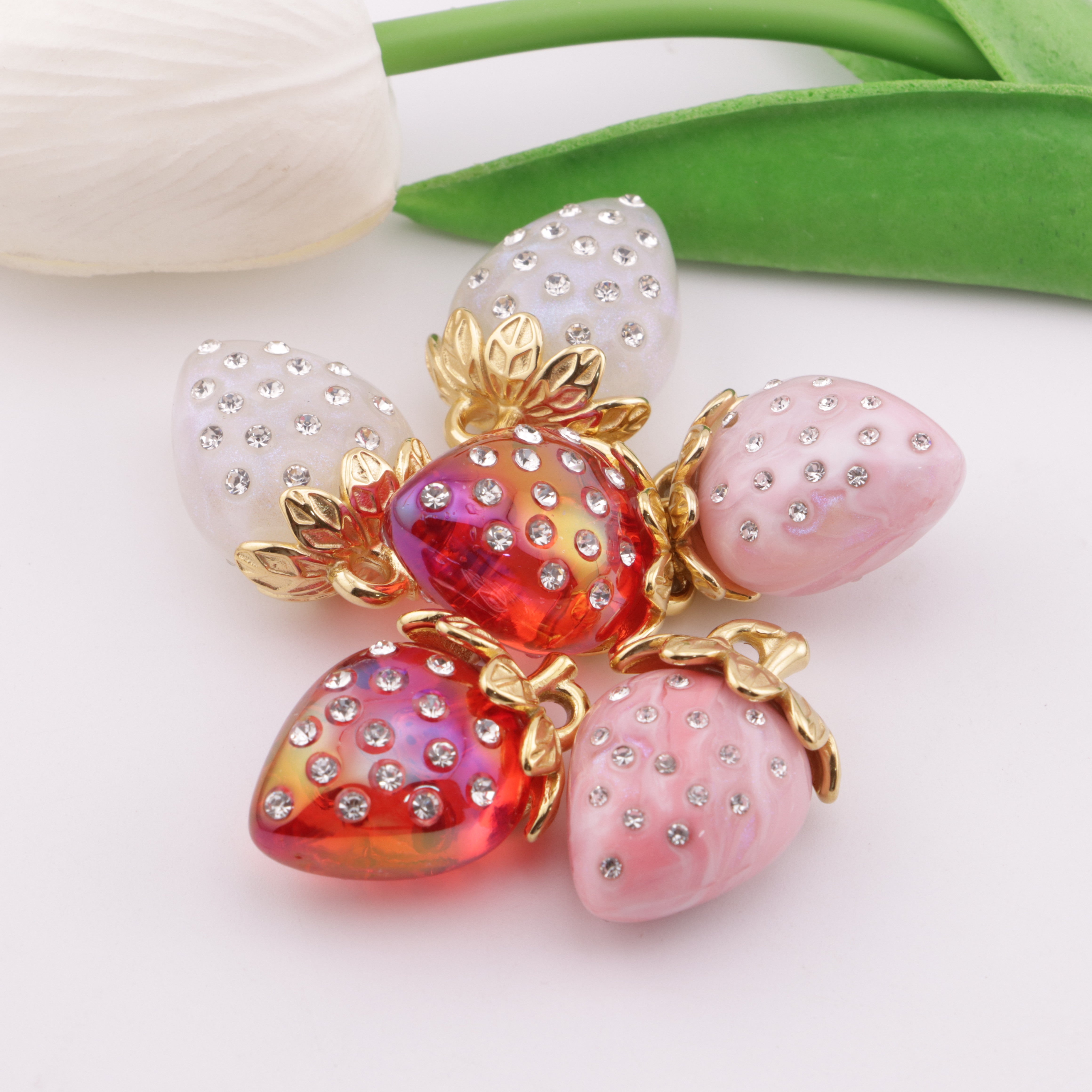 FS4865- Diamonds Strawberry Mixed Colors Pendant