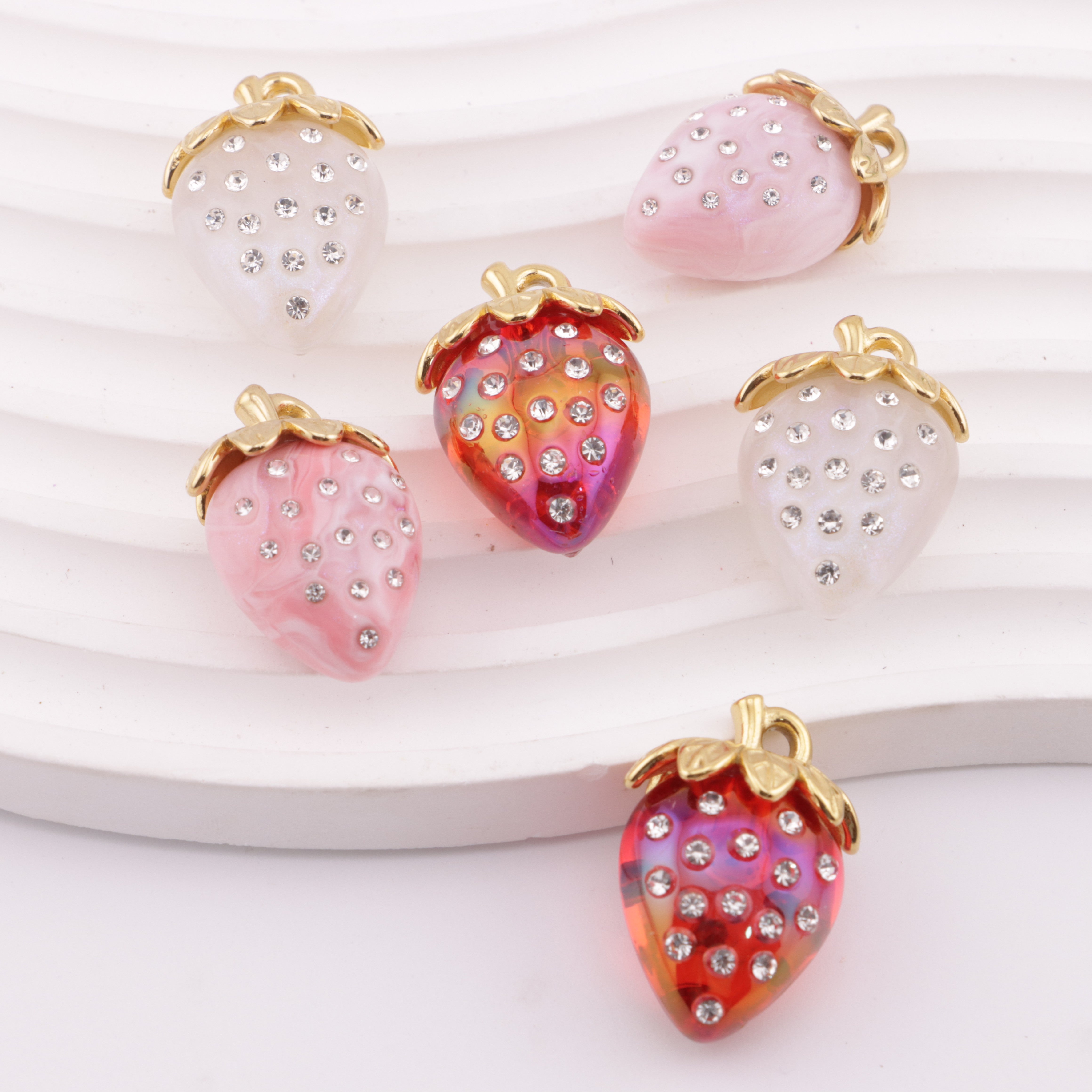 FS4865- Diamonds Strawberry Mixed Colors Pendant