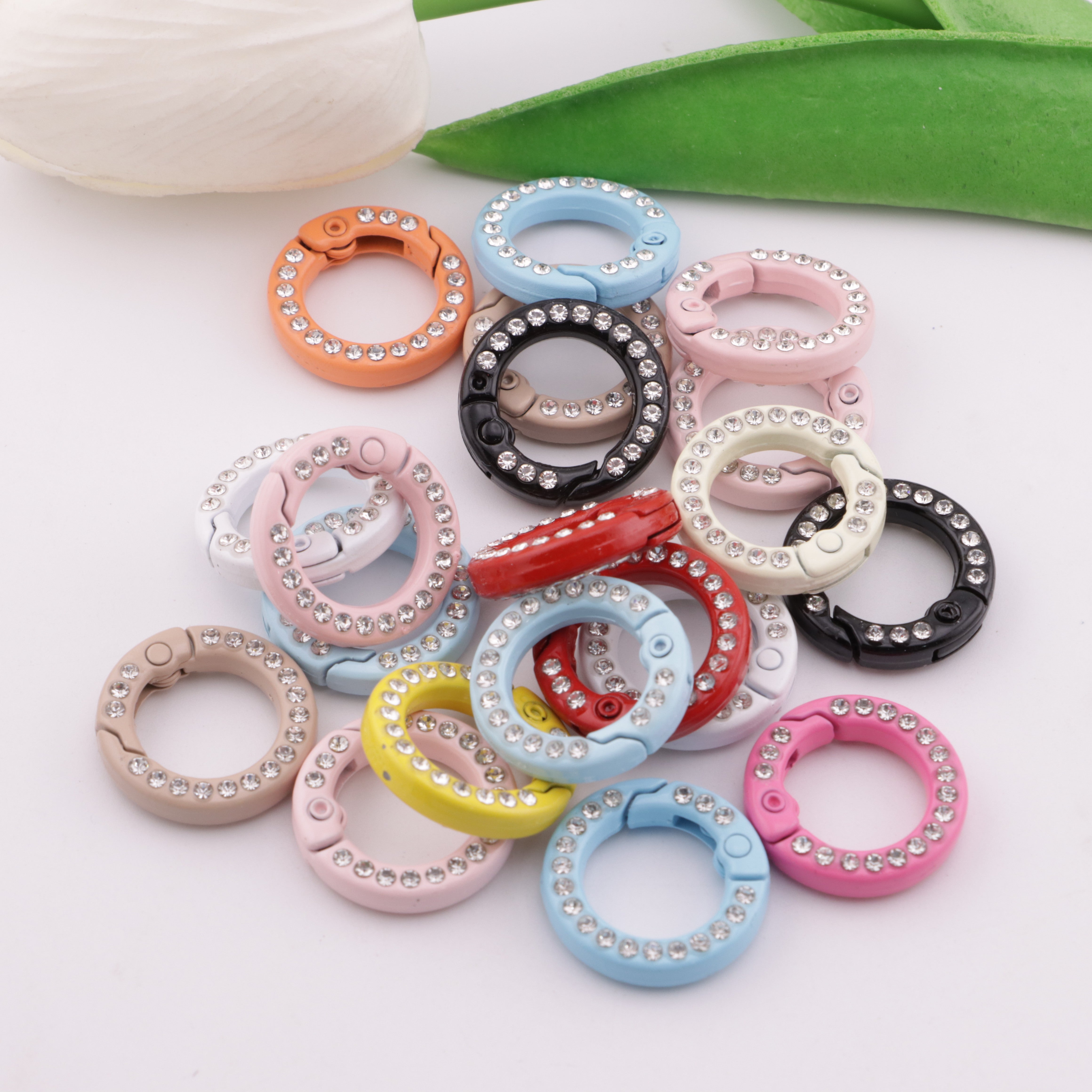 FS5955- 20mm Round Keychain Ring With Diamonds