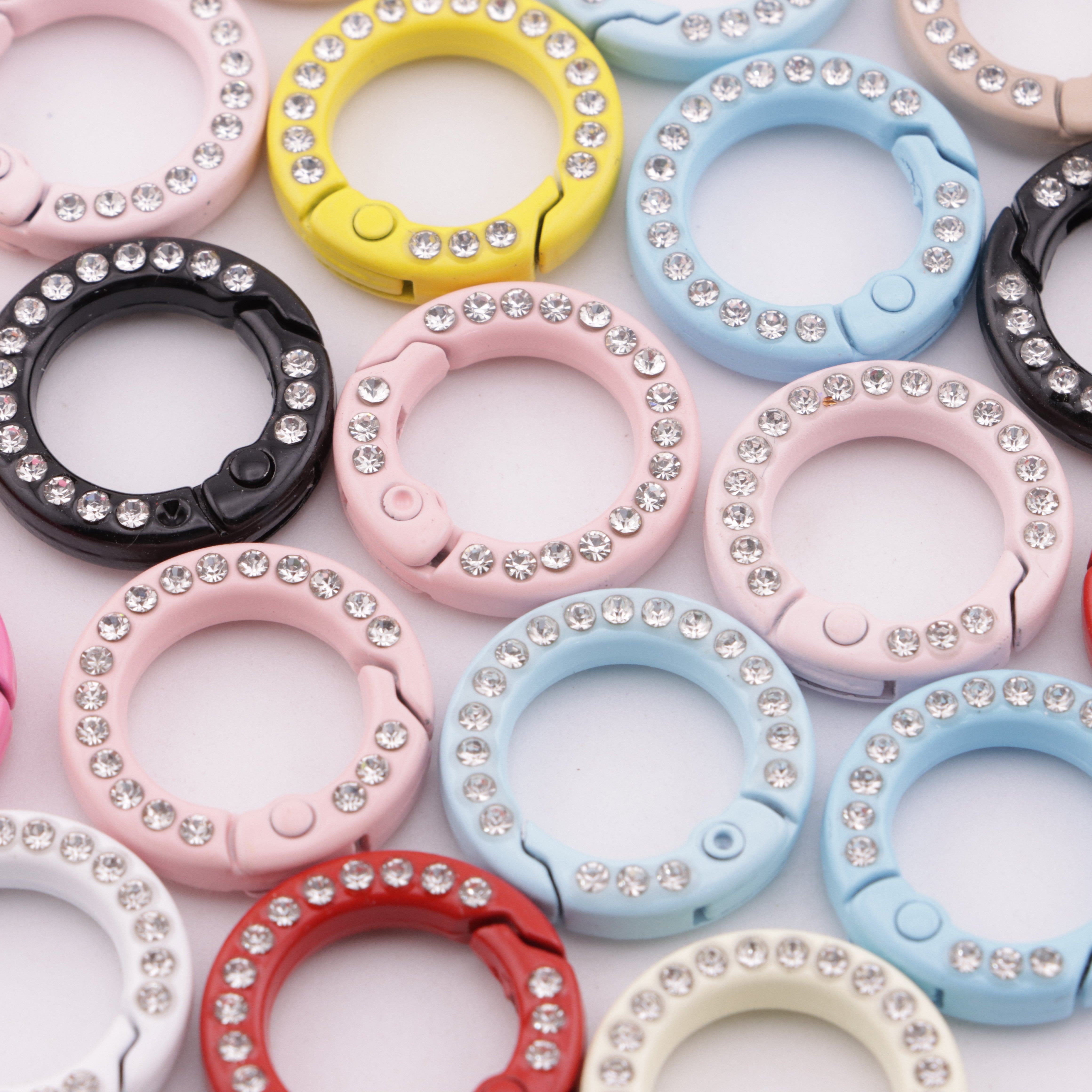 FS5955- 20mm Round Keychain Ring With Diamonds