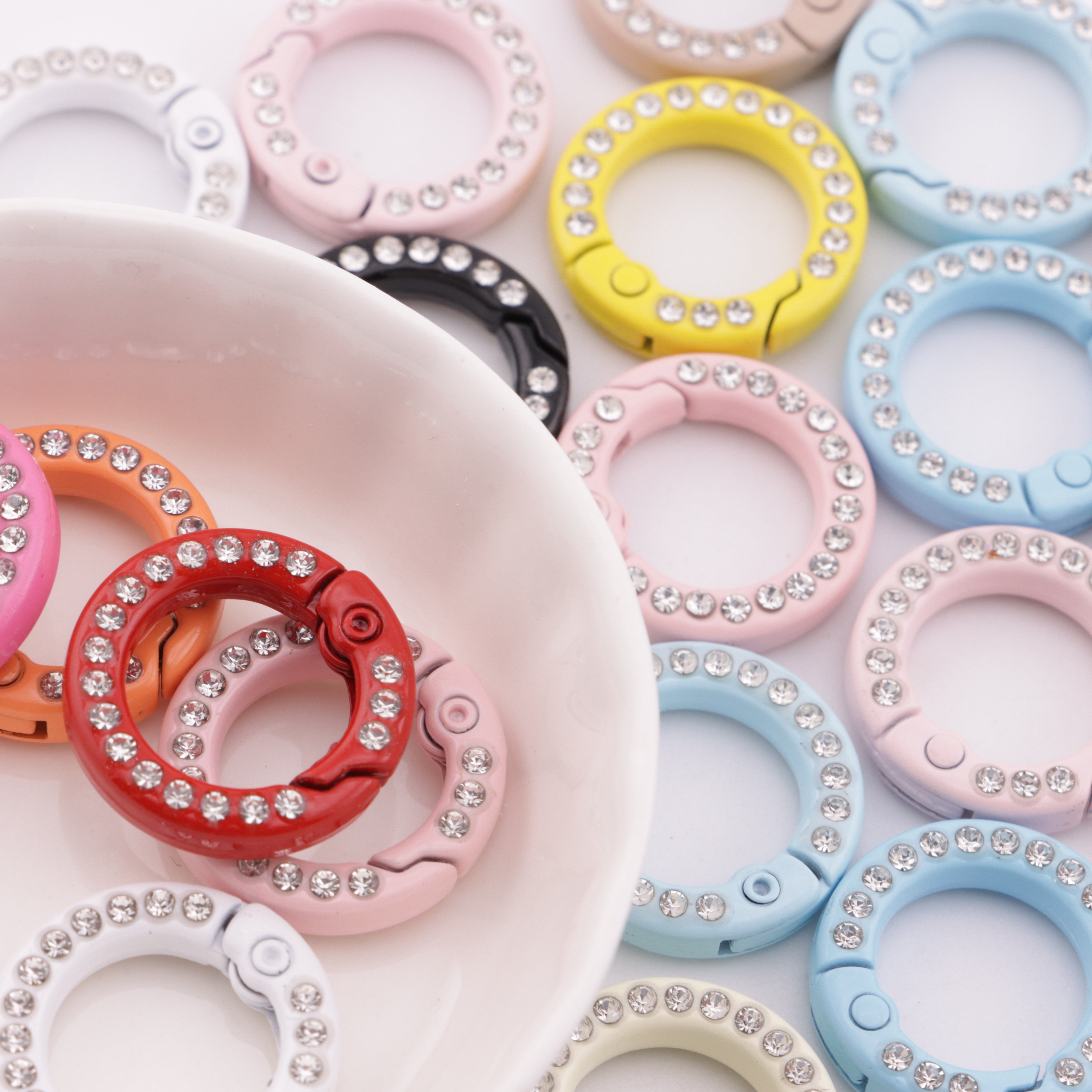 FS5955- 20mm Round Keychain Ring With Diamonds
