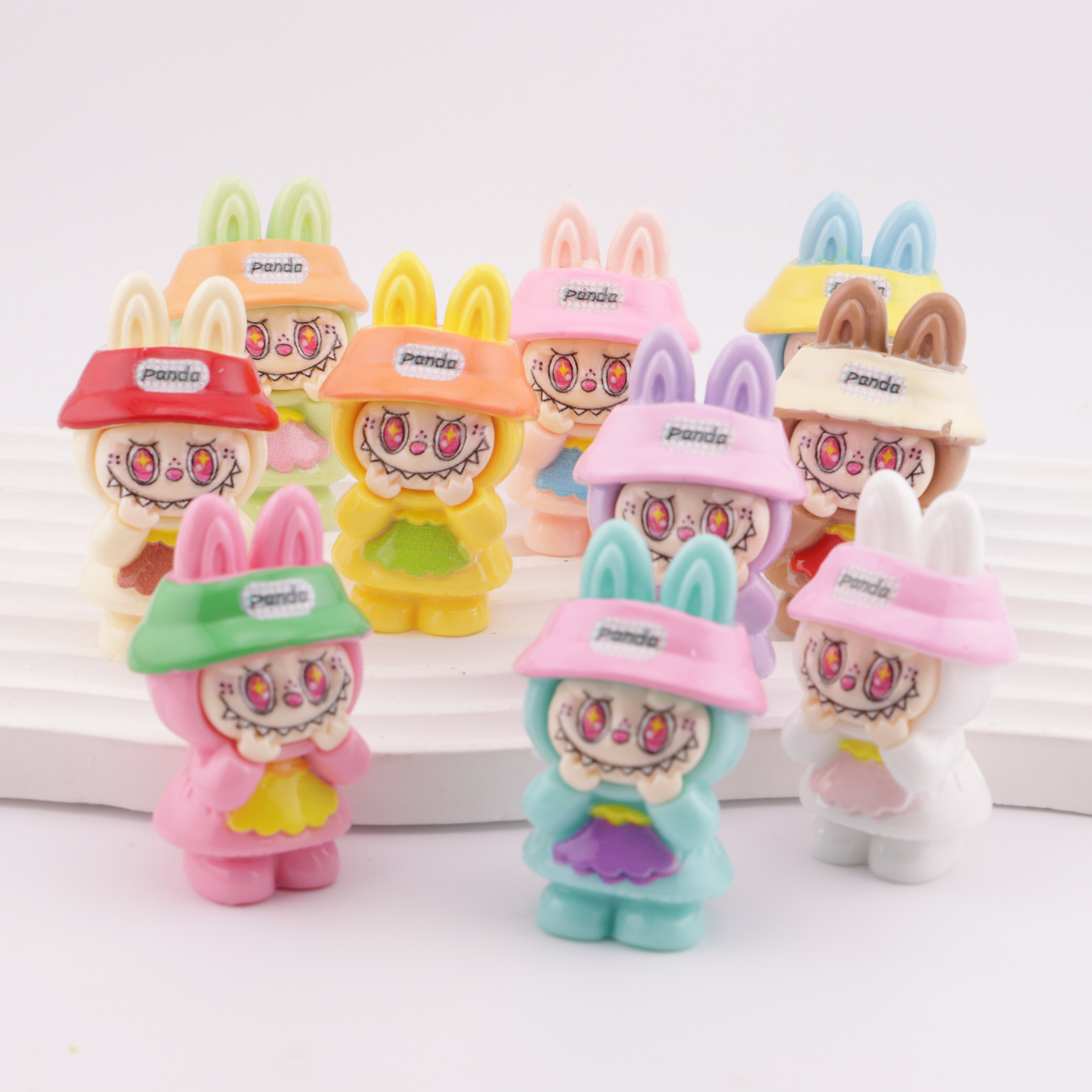 FS5633- Labubu Funny Face - Covering Hands Three - Dimensional Ornament