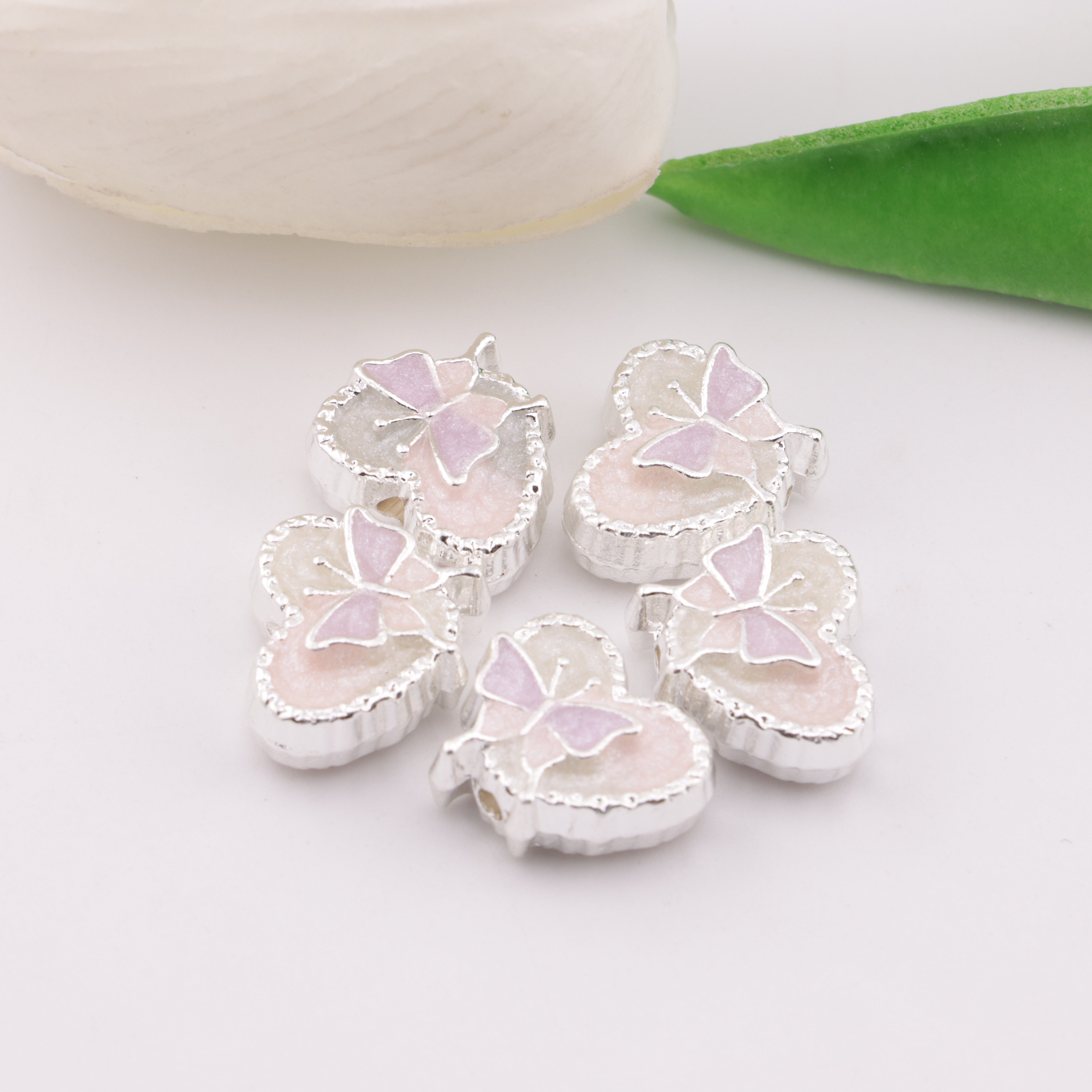 FS5877- Luminous Heart-shaped Alloy Beads