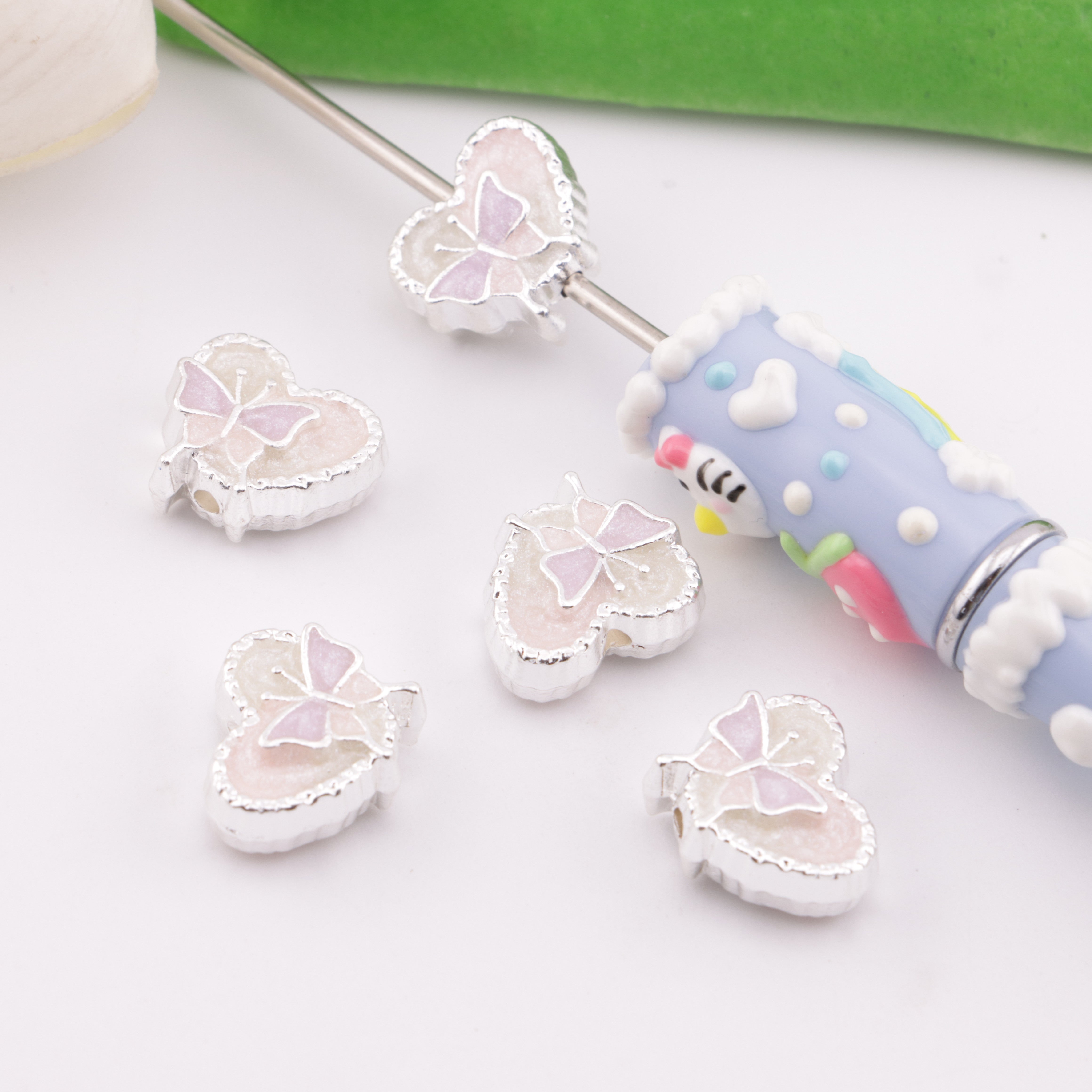 FS5877- Luminous Heart-shaped Alloy Beads