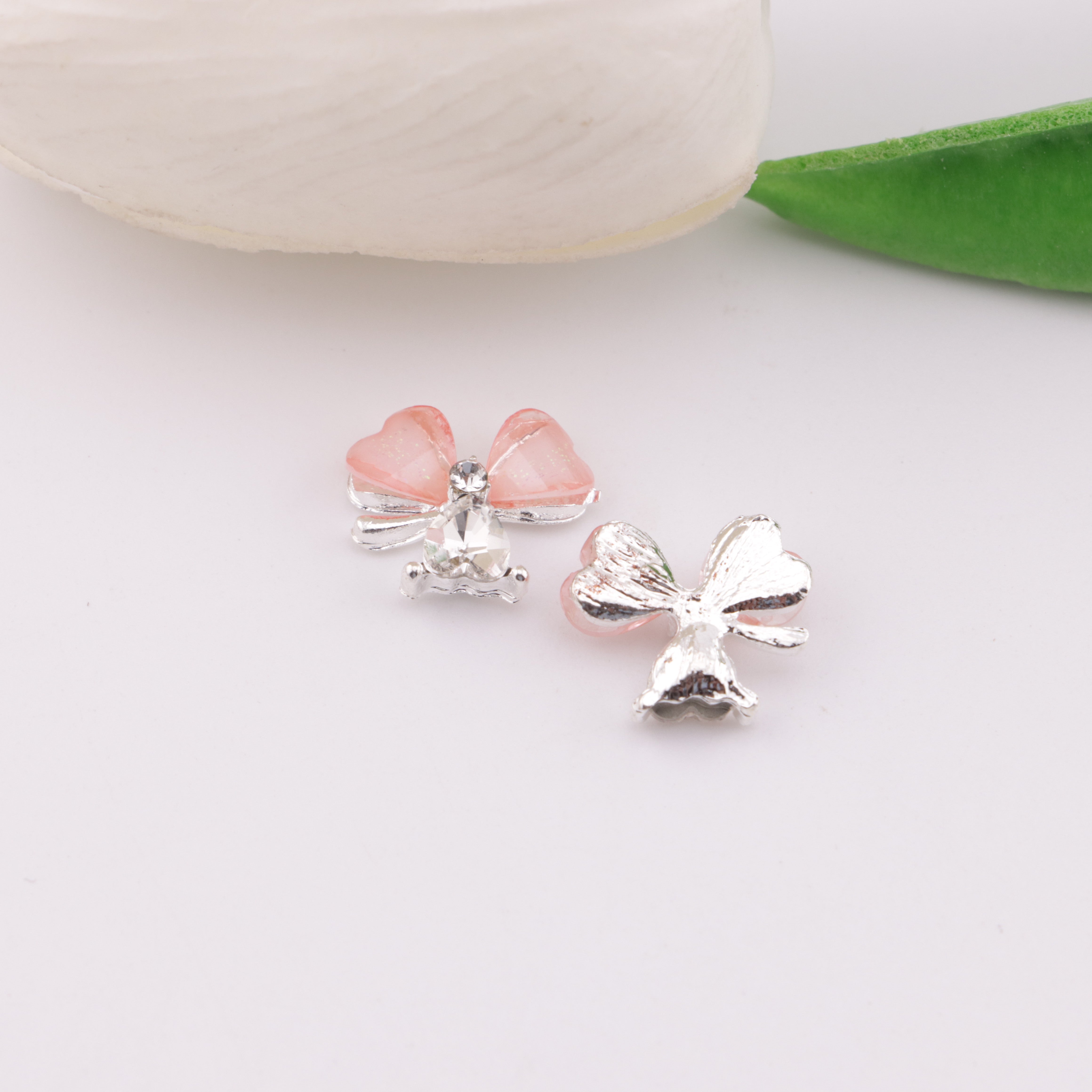 FS5704- Flower Diamond-Embedded Patches
