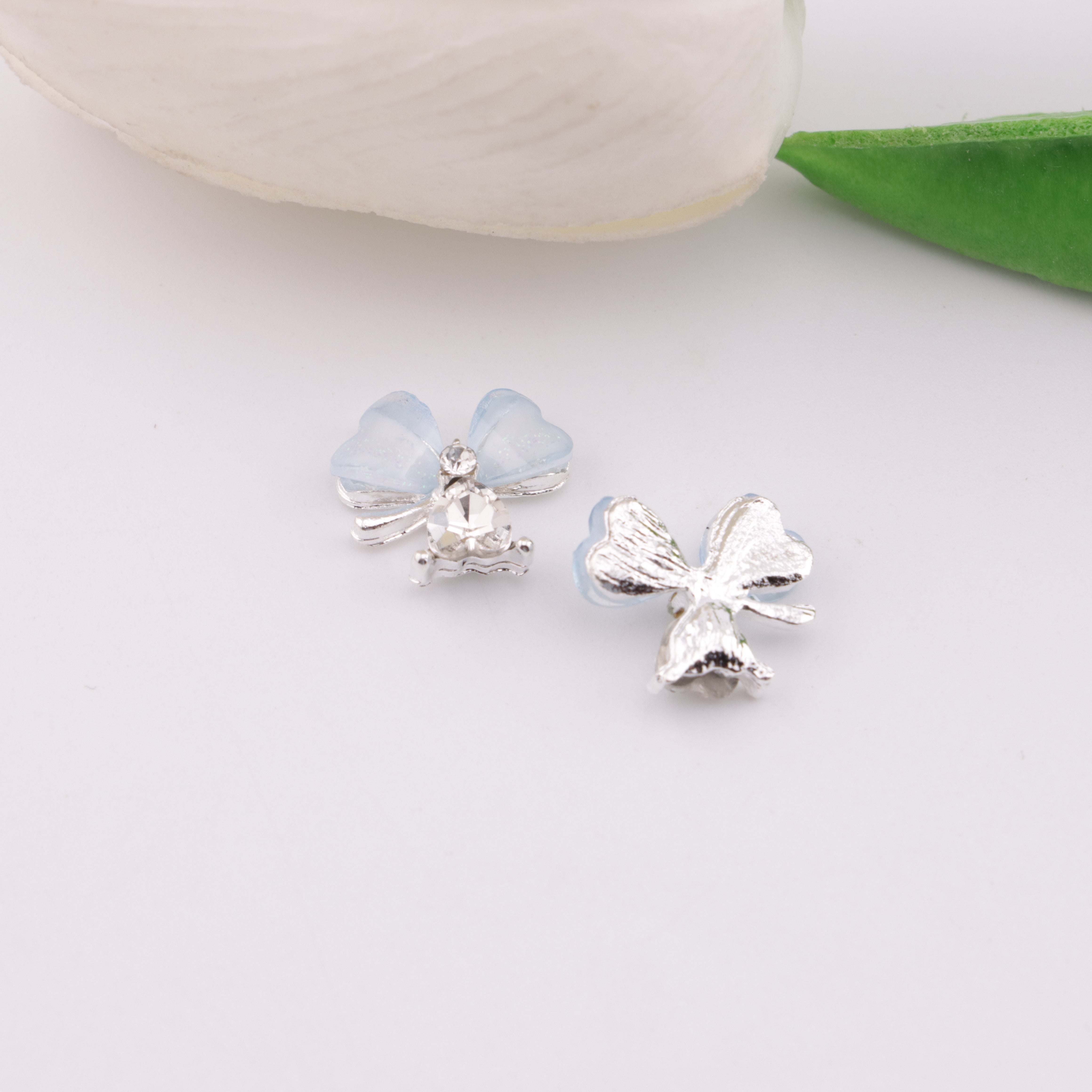 FS5704- Flower Diamond-Embedded Patches