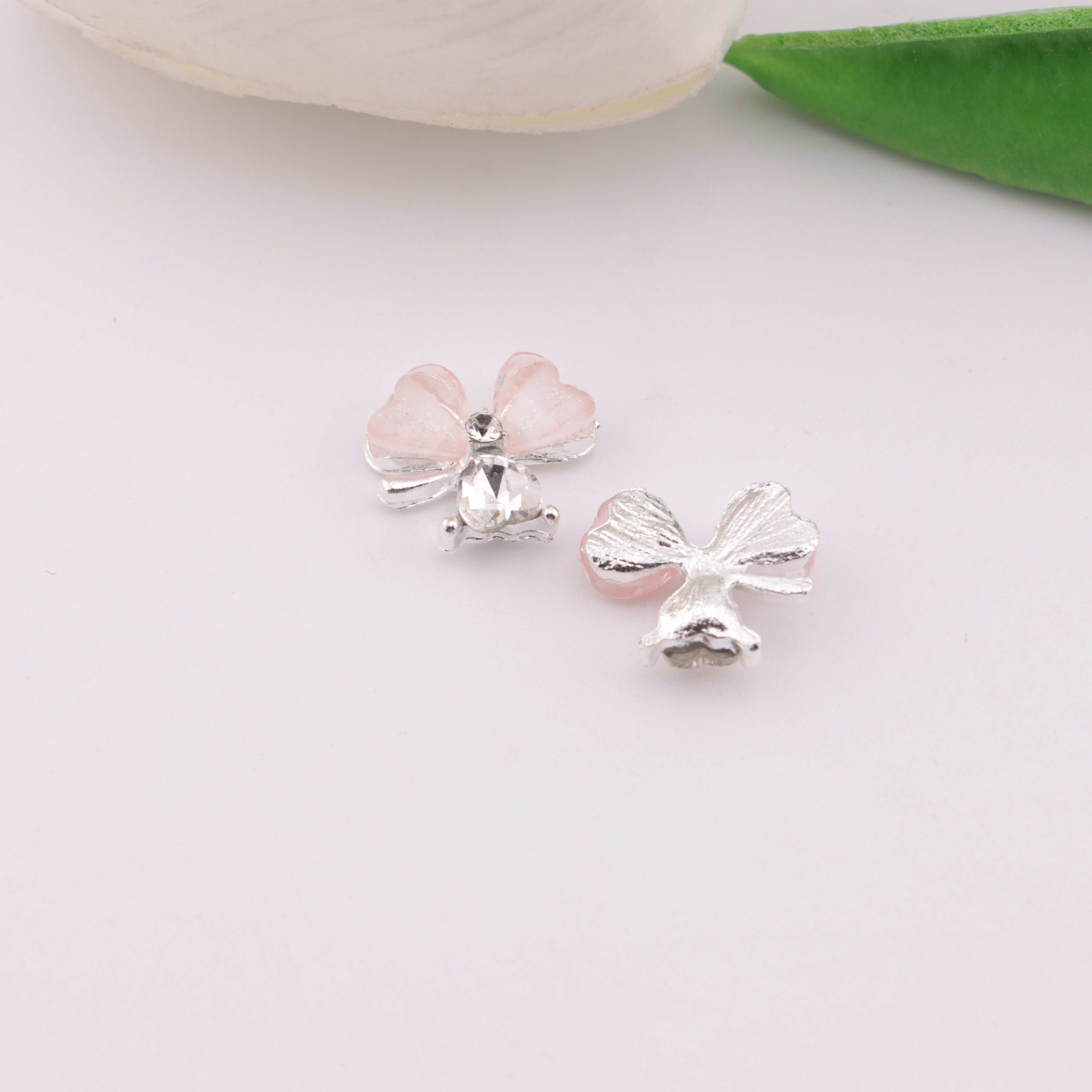 FS5704- Flower Diamond-Embedded Patches