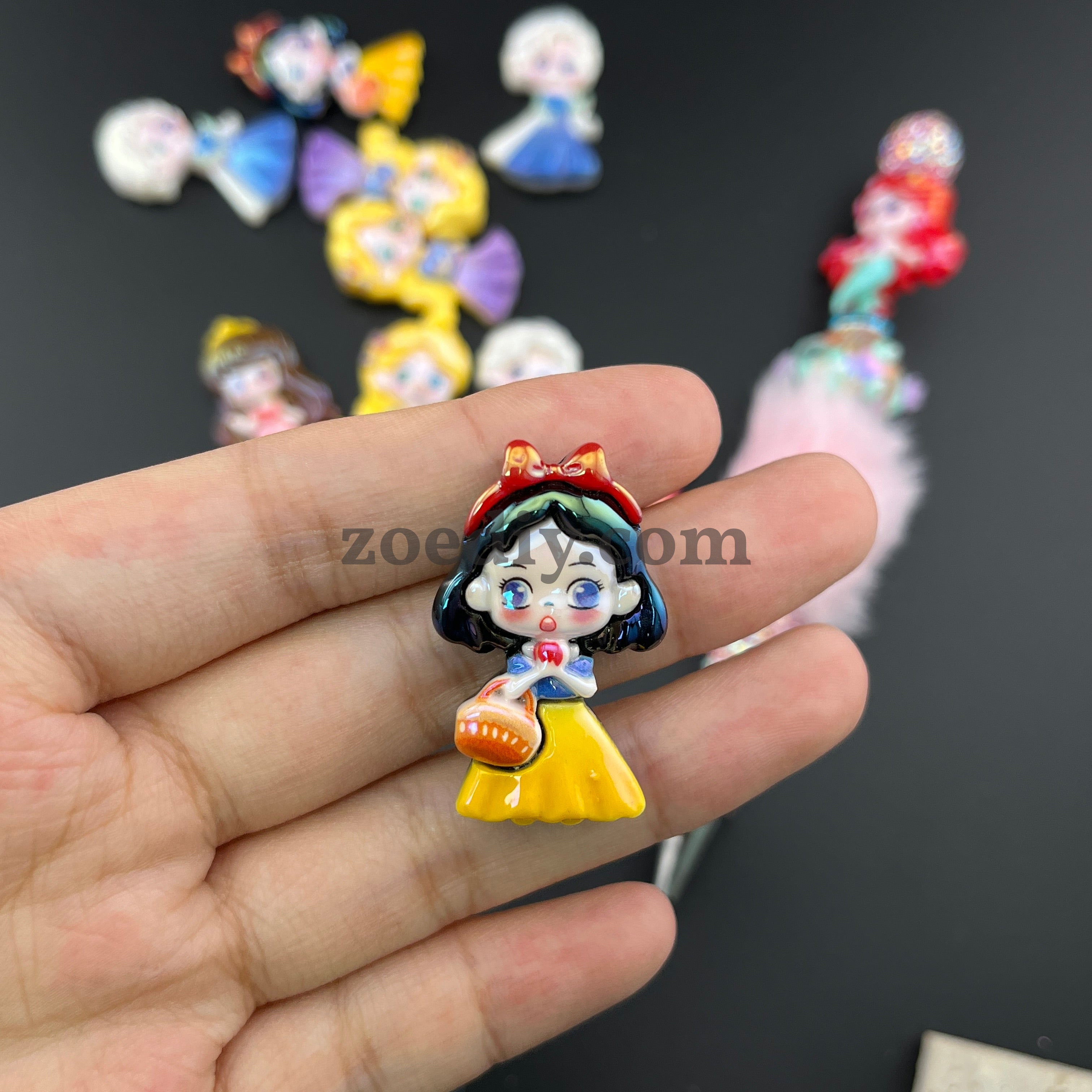 FS0955- Random Mixed UV Shiny Cartoon Princess Resin Beads Fit For Beadable Pens