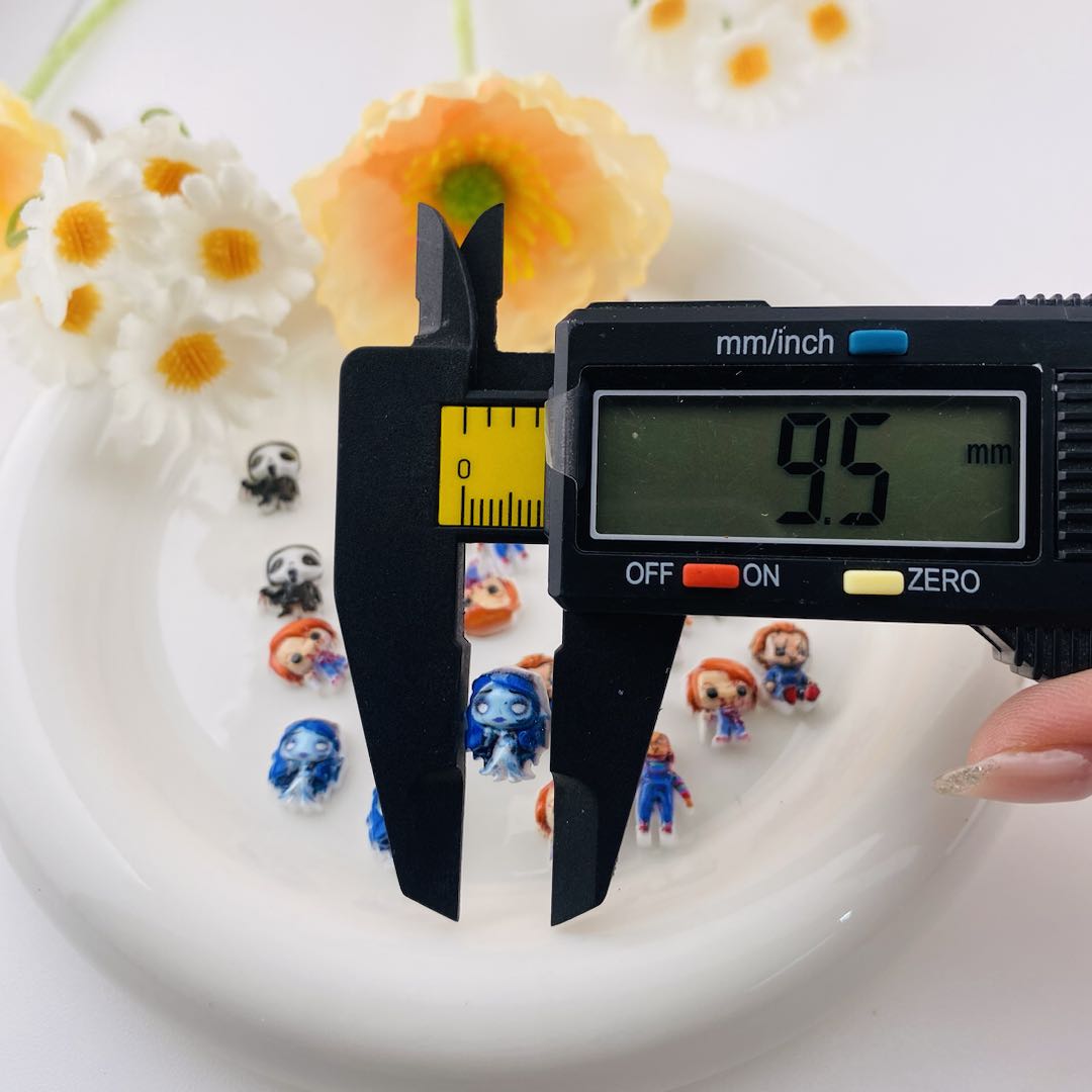 FS19677-About 10*12mm Halloween Resin Nail Chams