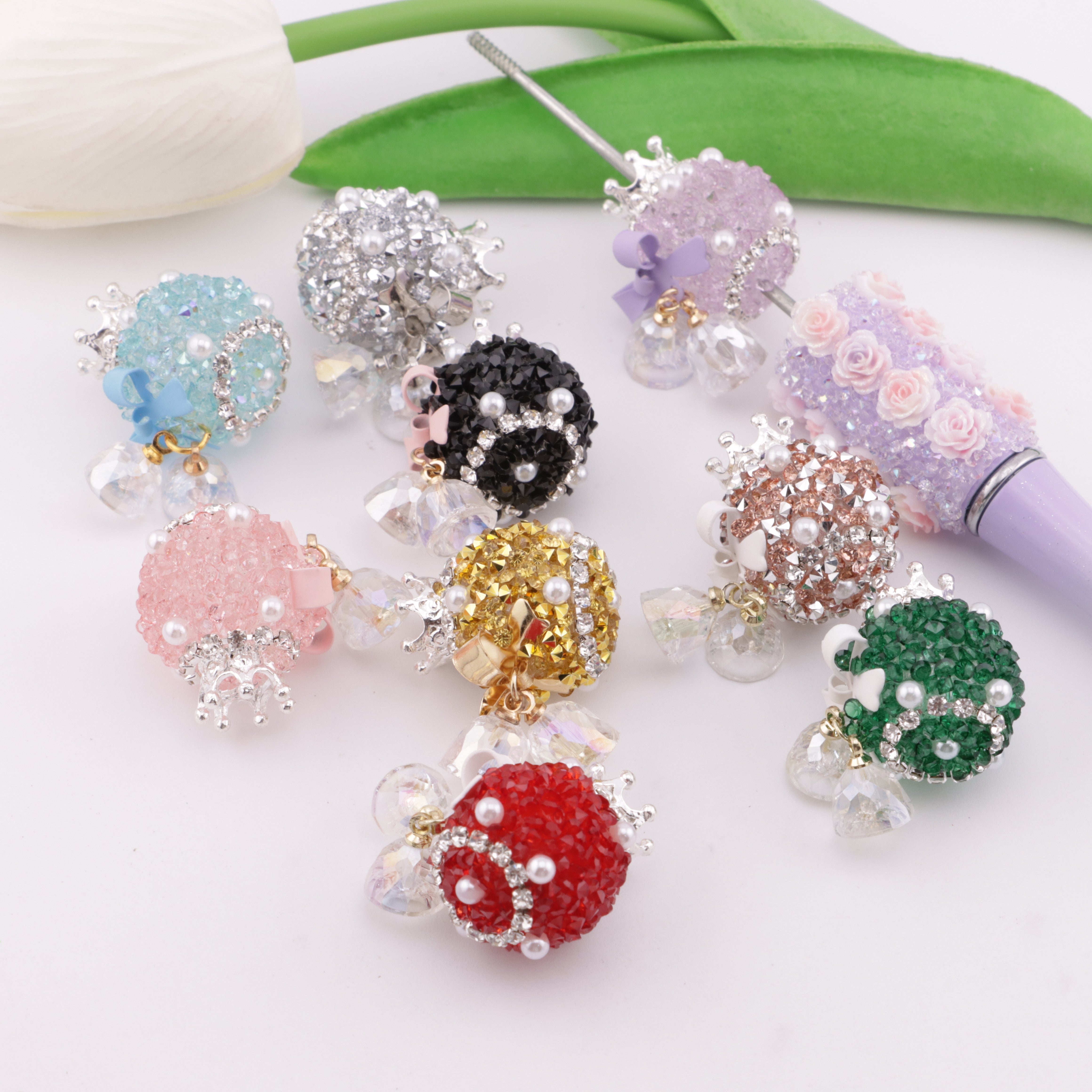 FS5972- About 20Mm Bell Crown Sugar Diamond Beads