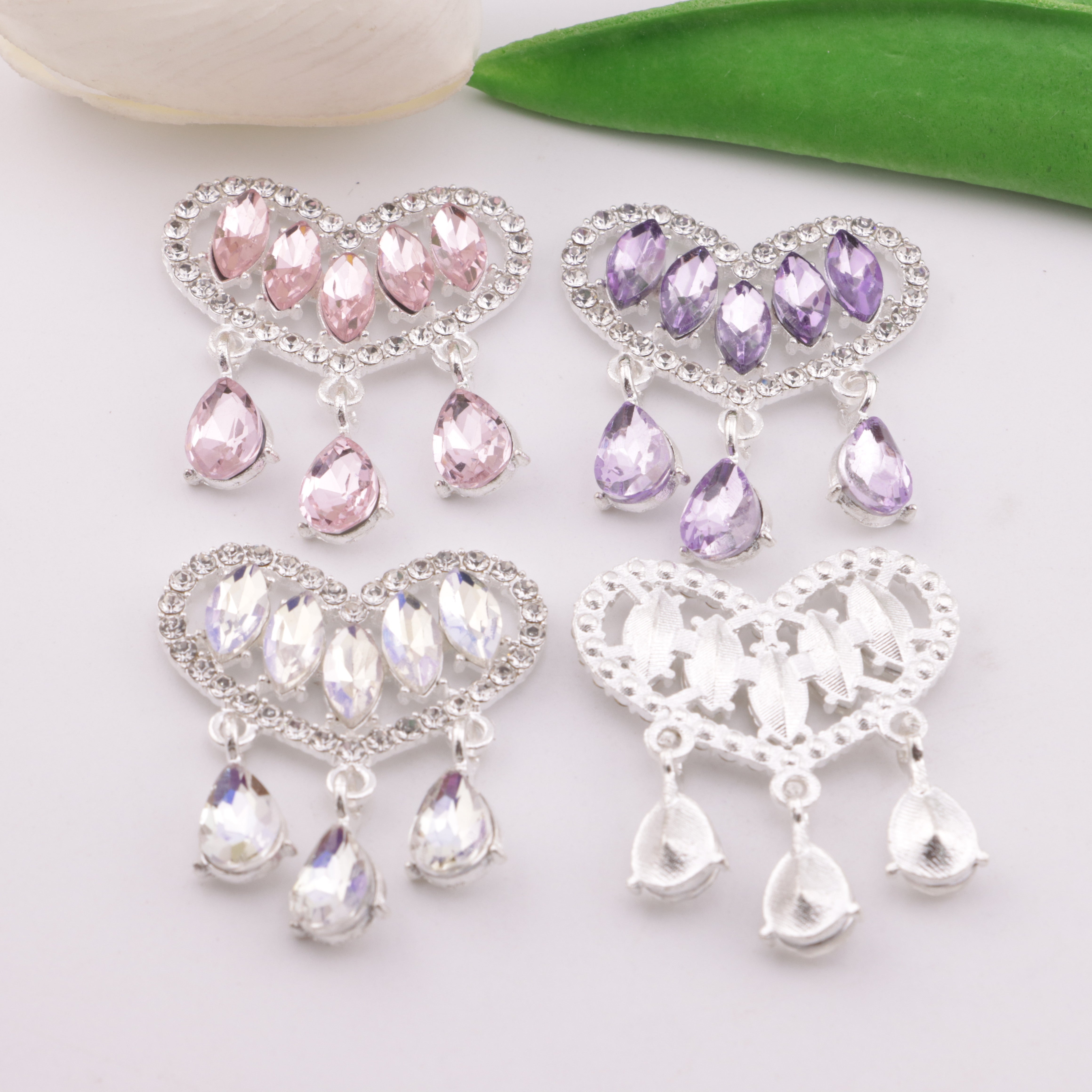 FS6002- 34*40mm Horse - eye Diamond Love - shaped Pendant With Three Drop - shaped Charms