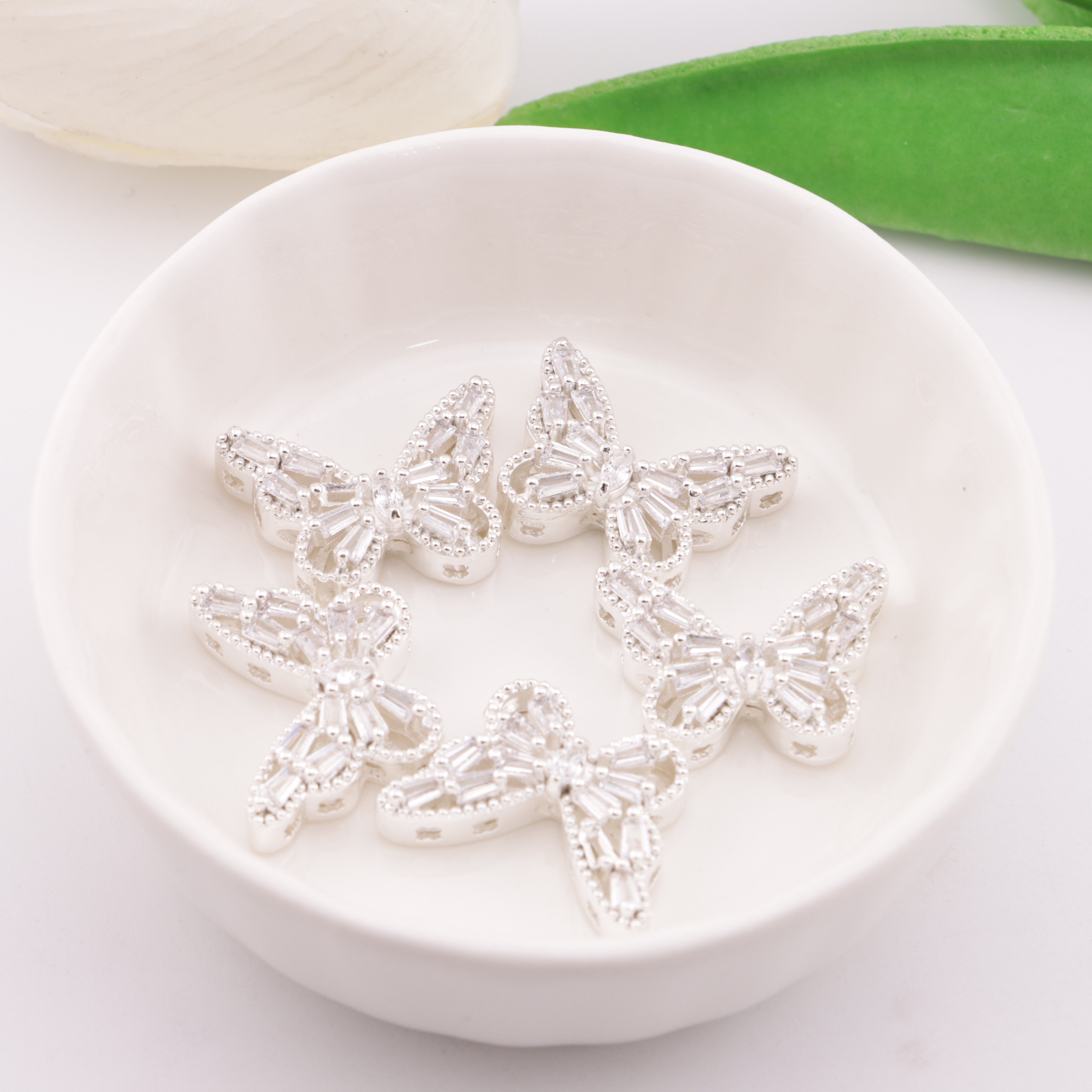 FS4474- 26Mm X 20Mm Butterfly Zircon Four - Way Bead Zircon Diamond