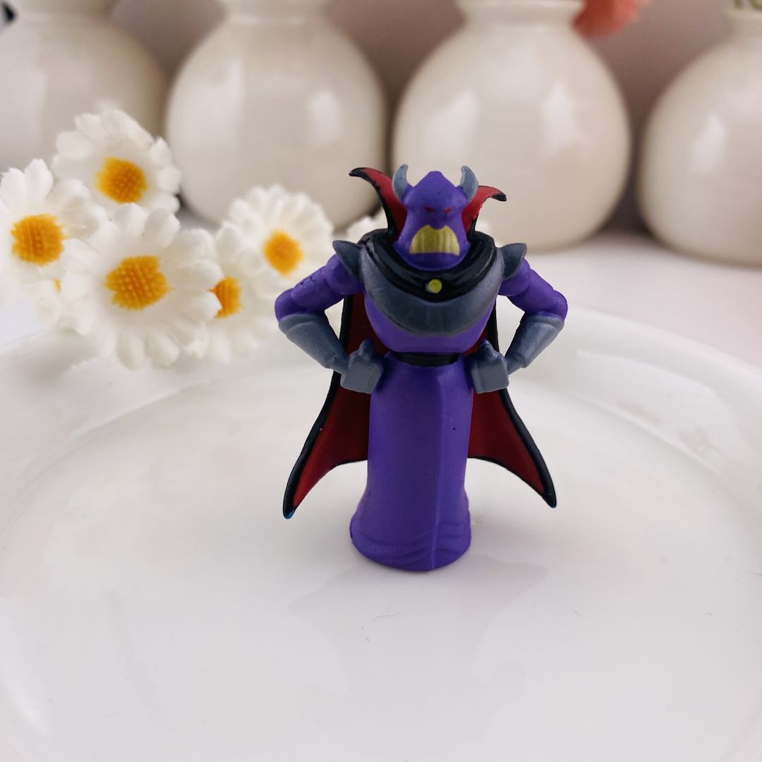 FS19759-About 47mm Emperor Zurg Pen Topper