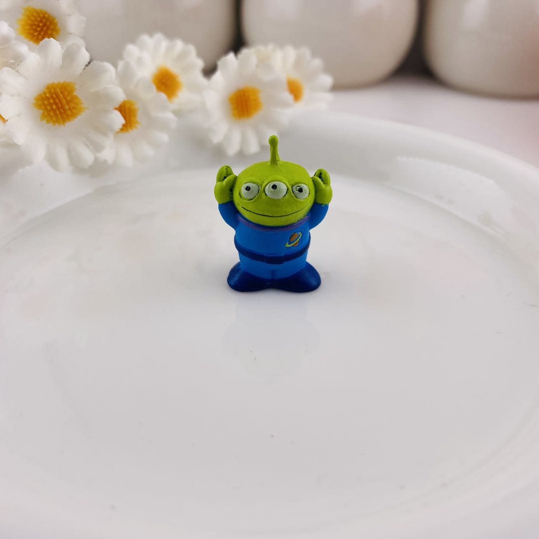 FS19768-About 23mm Little Green Men Pen Topper