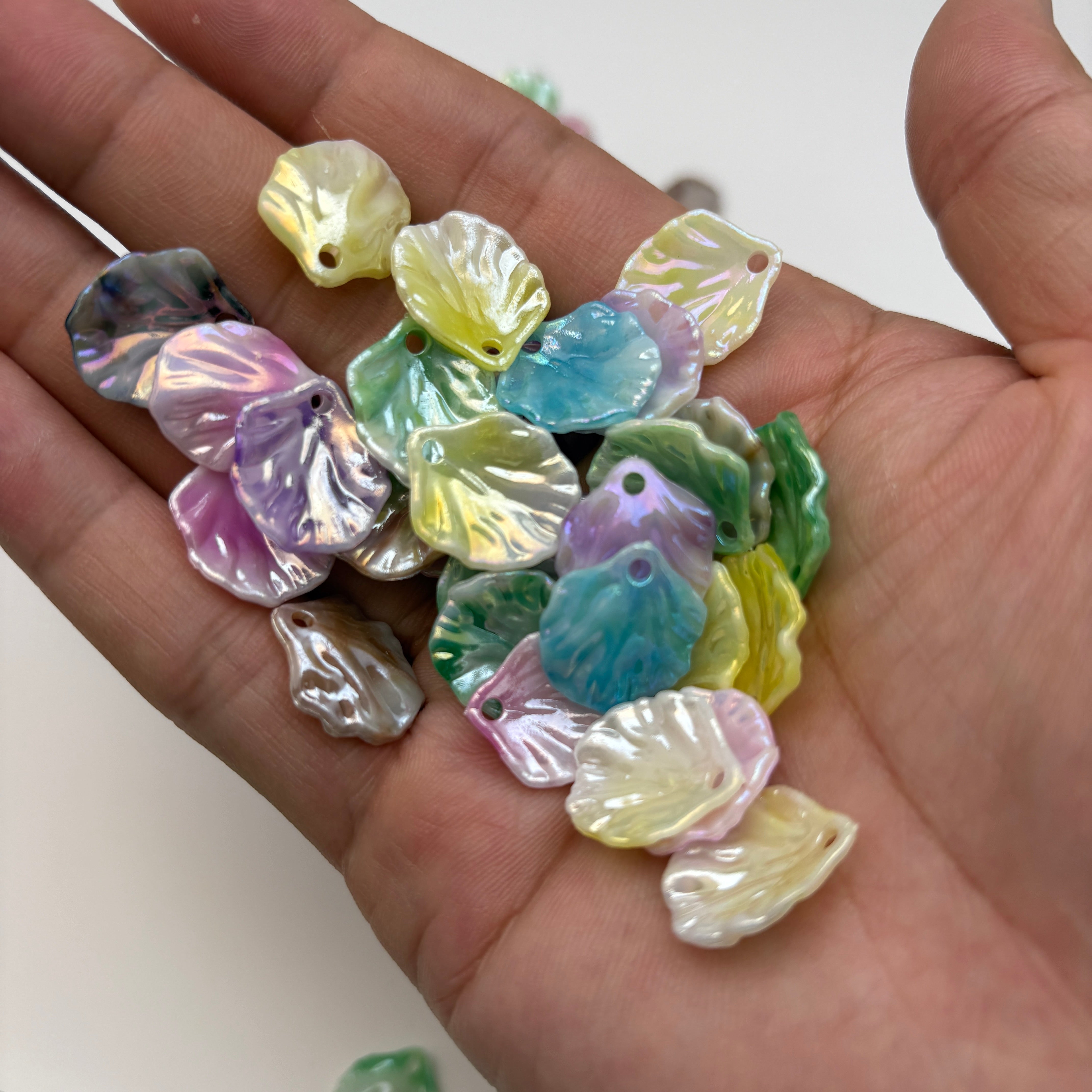 FS5456- 18*15mm Gradient Petals With Hole Colored - Plated Gradient Petals With Hole
