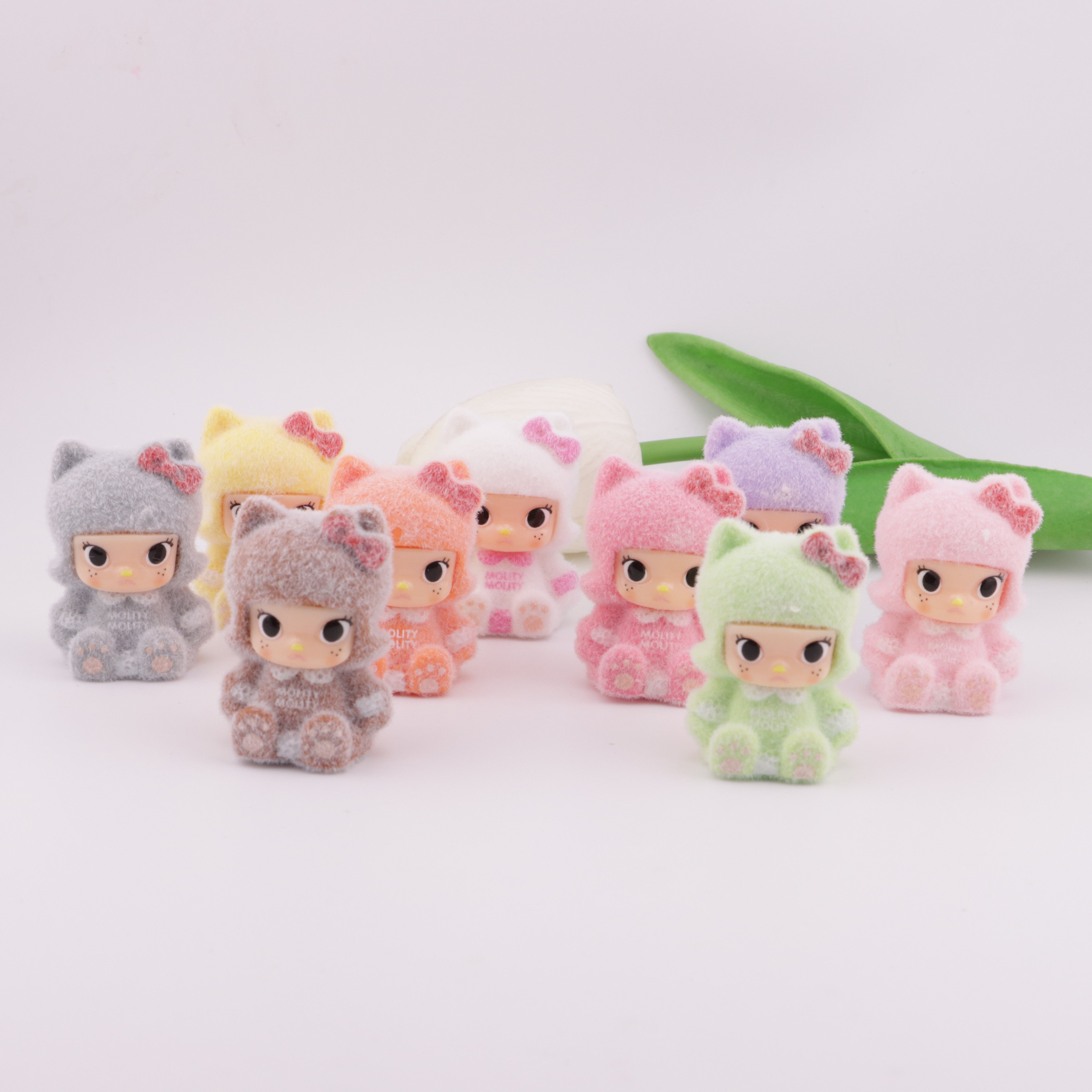 FS6027- Molly Flocked Resin Beads