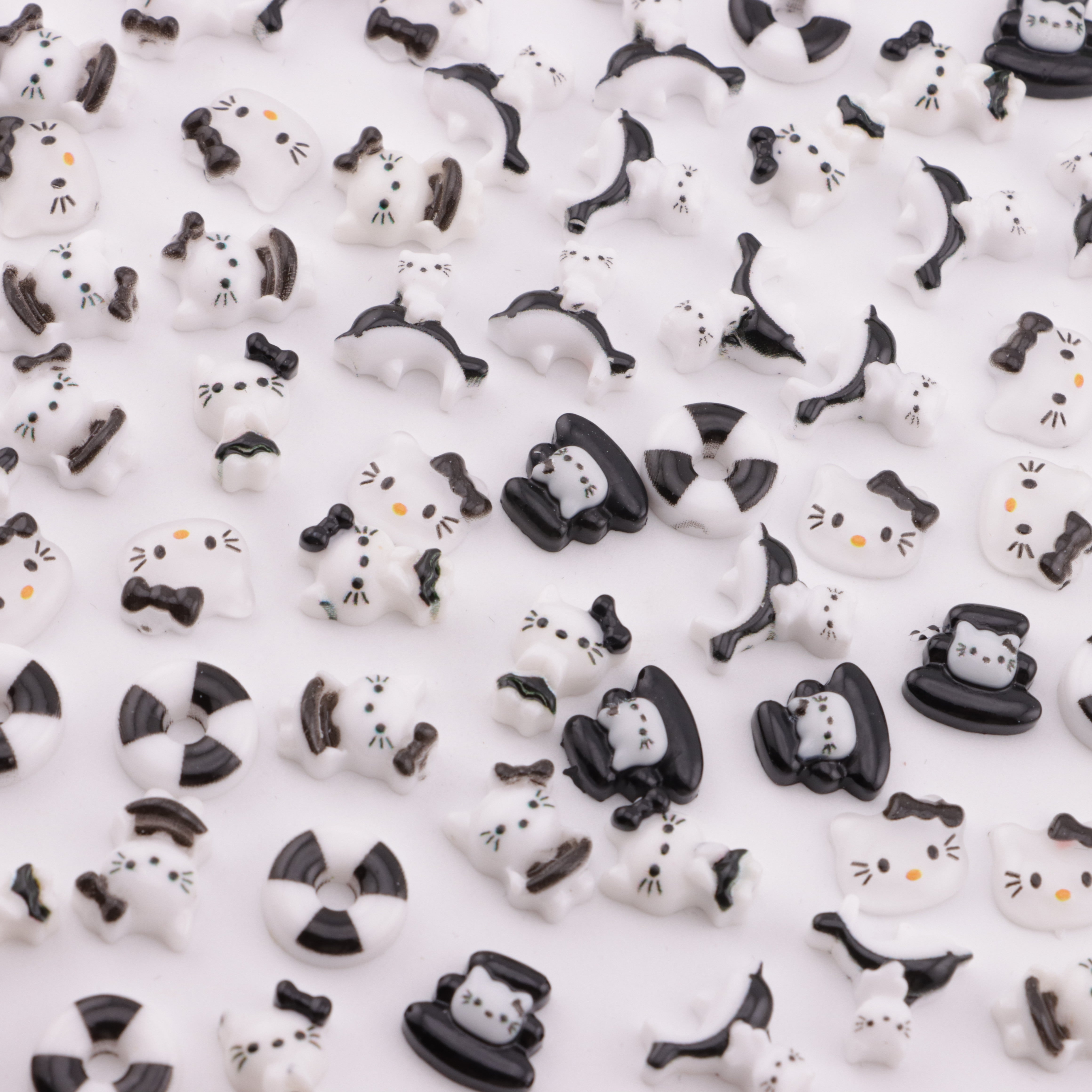 FS6023- Mixed Style Black And White HK Charms Mixed Style Black And White Kitty Series Patches