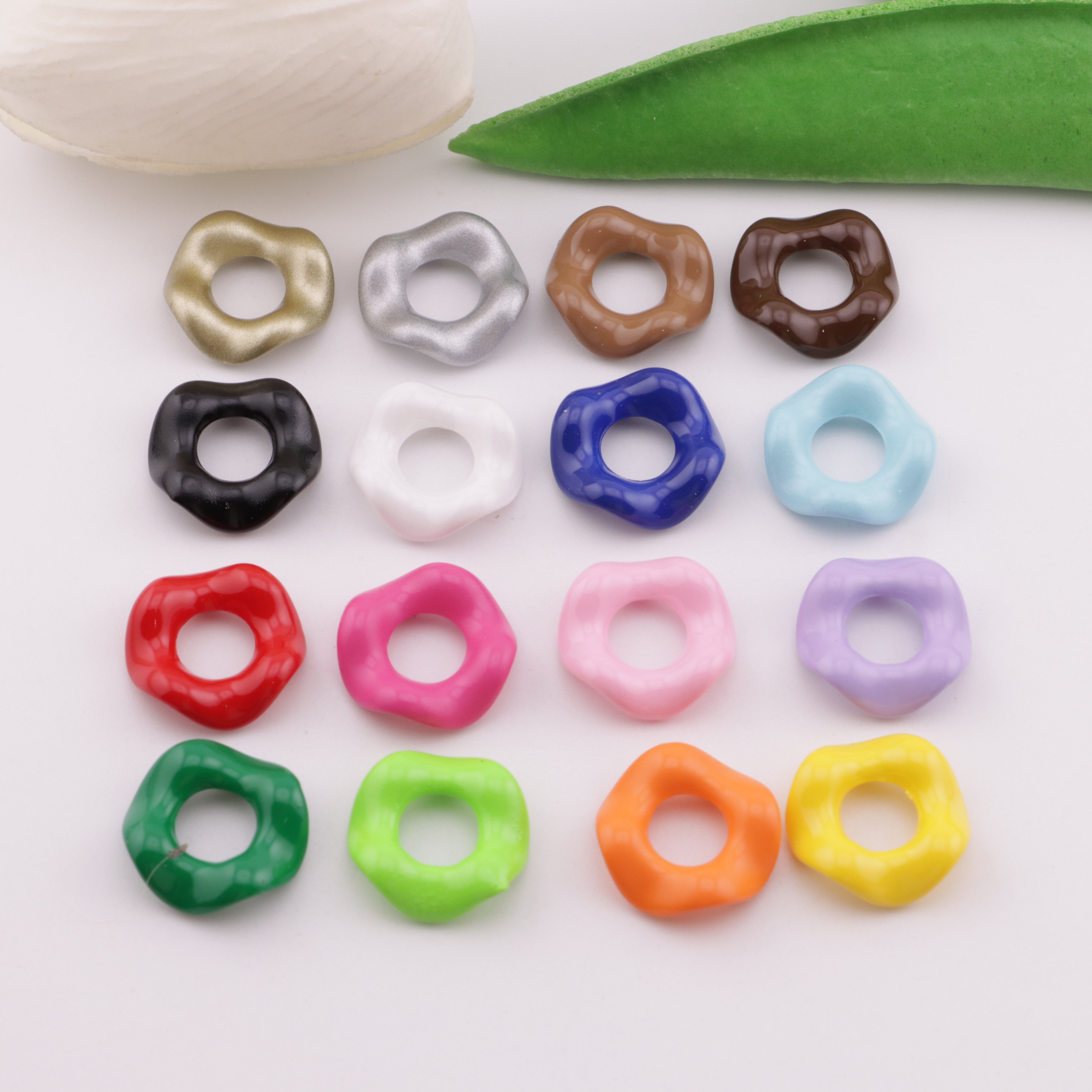 FS6086- Approximately 13×13 Mm Wave Separating Beads