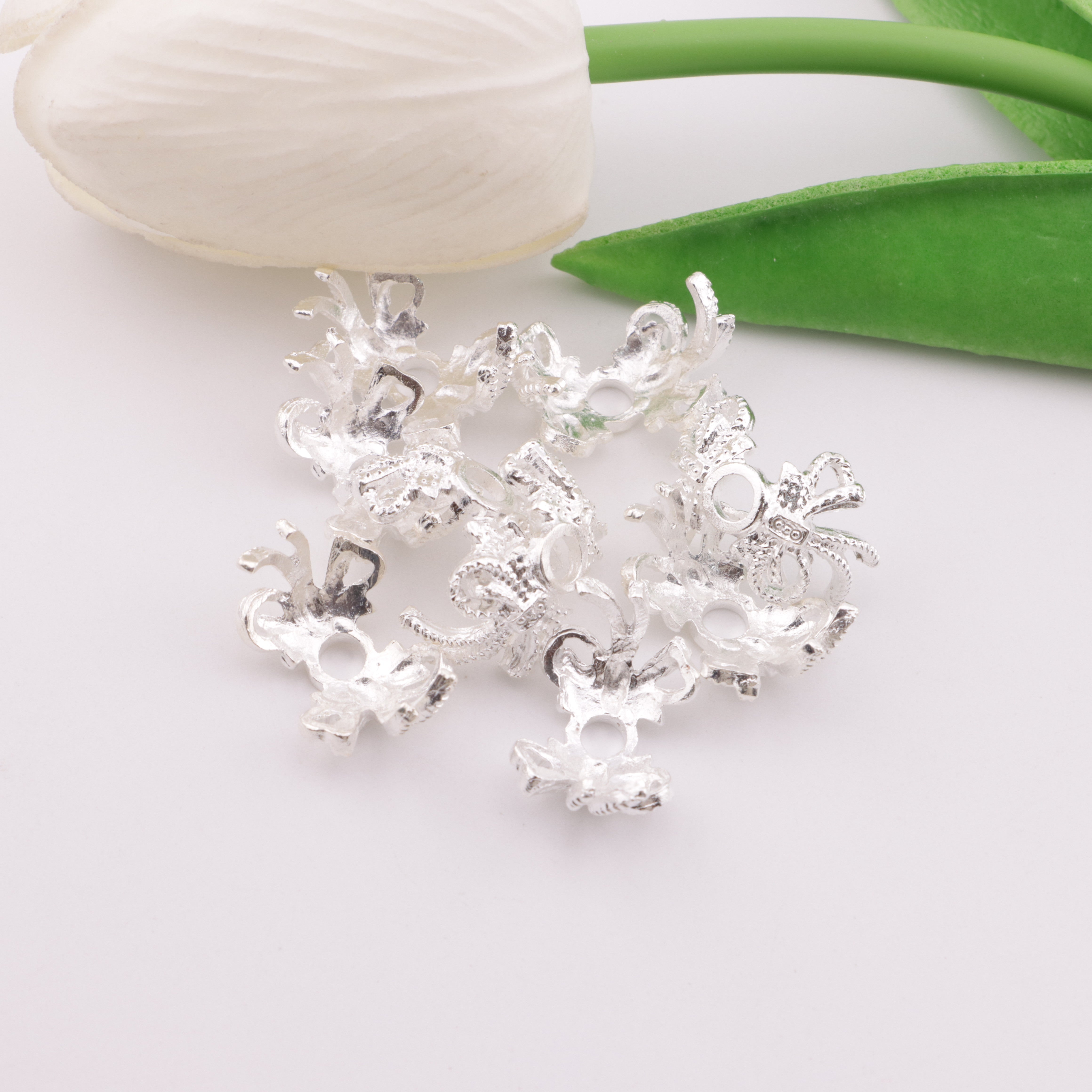 FS6090- Double Bowknot Metal Spacer Beads