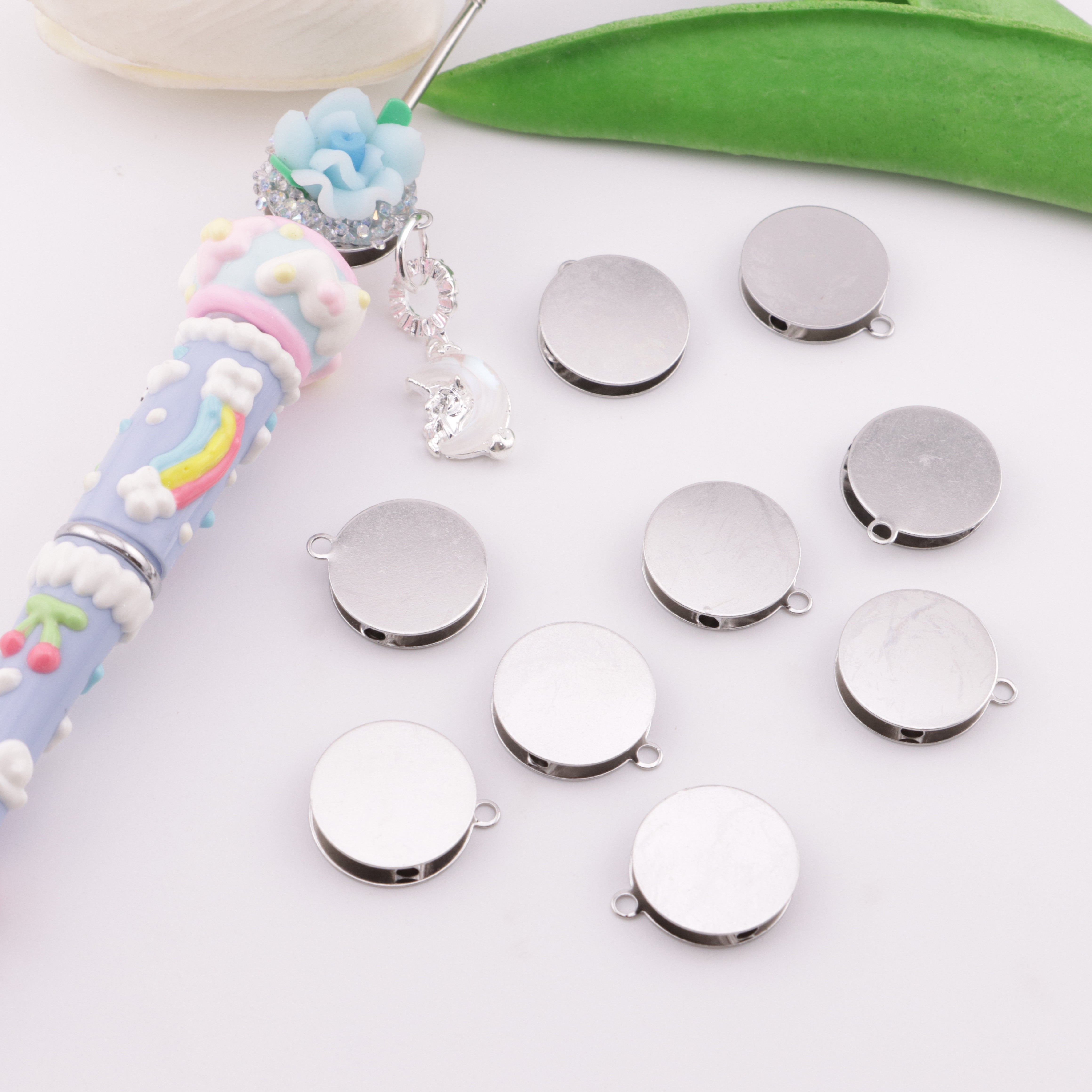 FS6101- 16mm Metal Based Beads With Hanging Holes