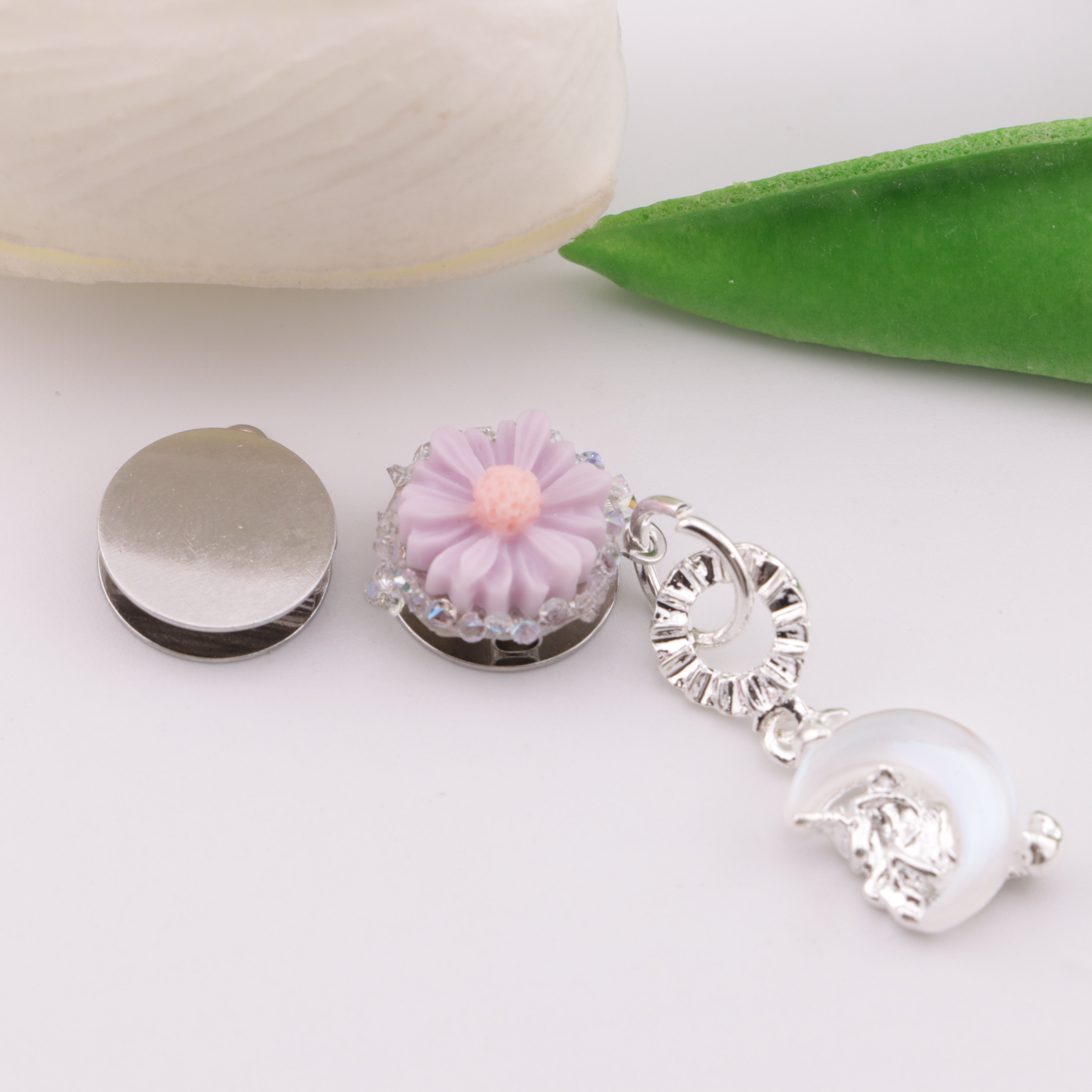 FS6100- 12mm Metal Based Beads With Hanging Holes