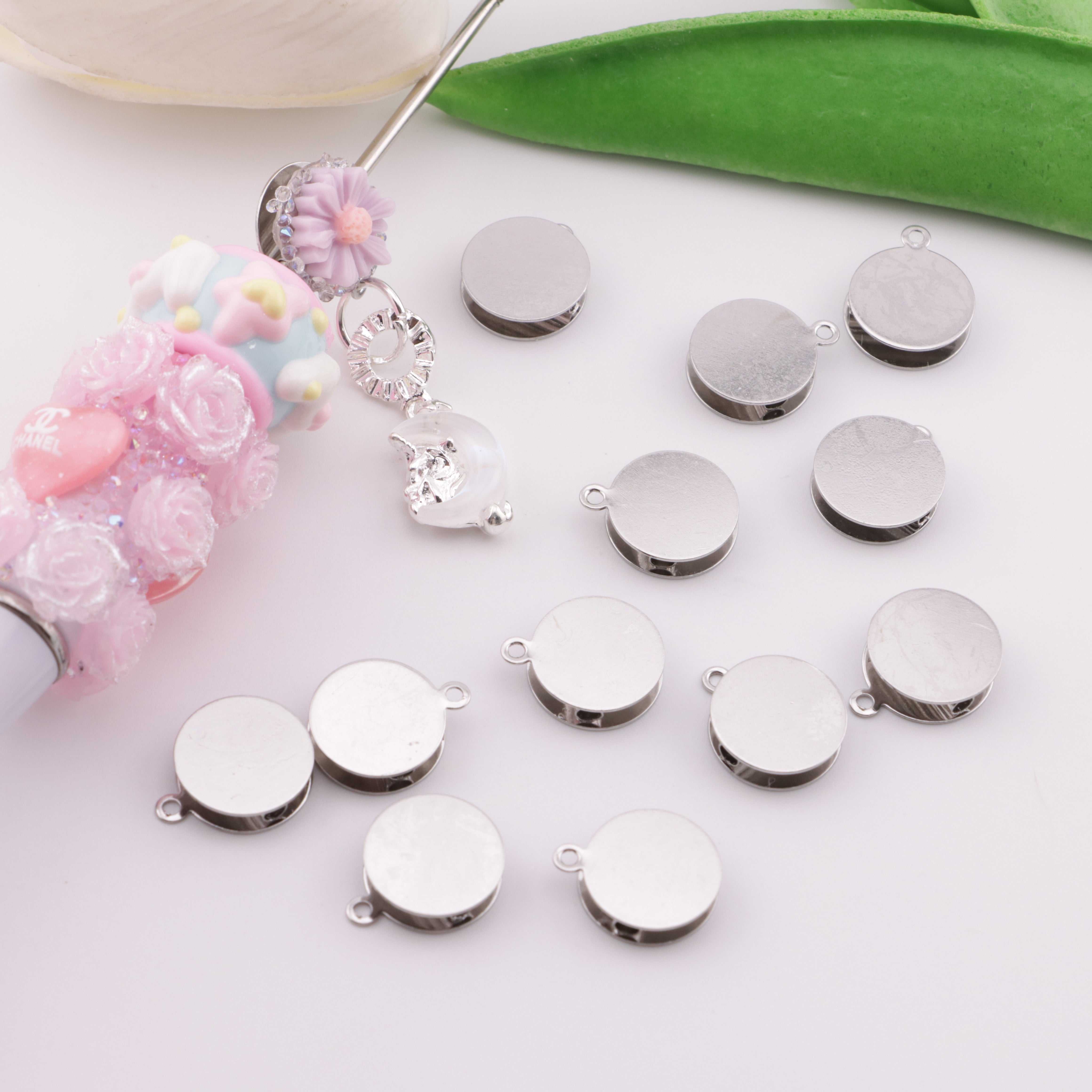 FS6100- 12mm Metal Based Beads With Hanging Holes