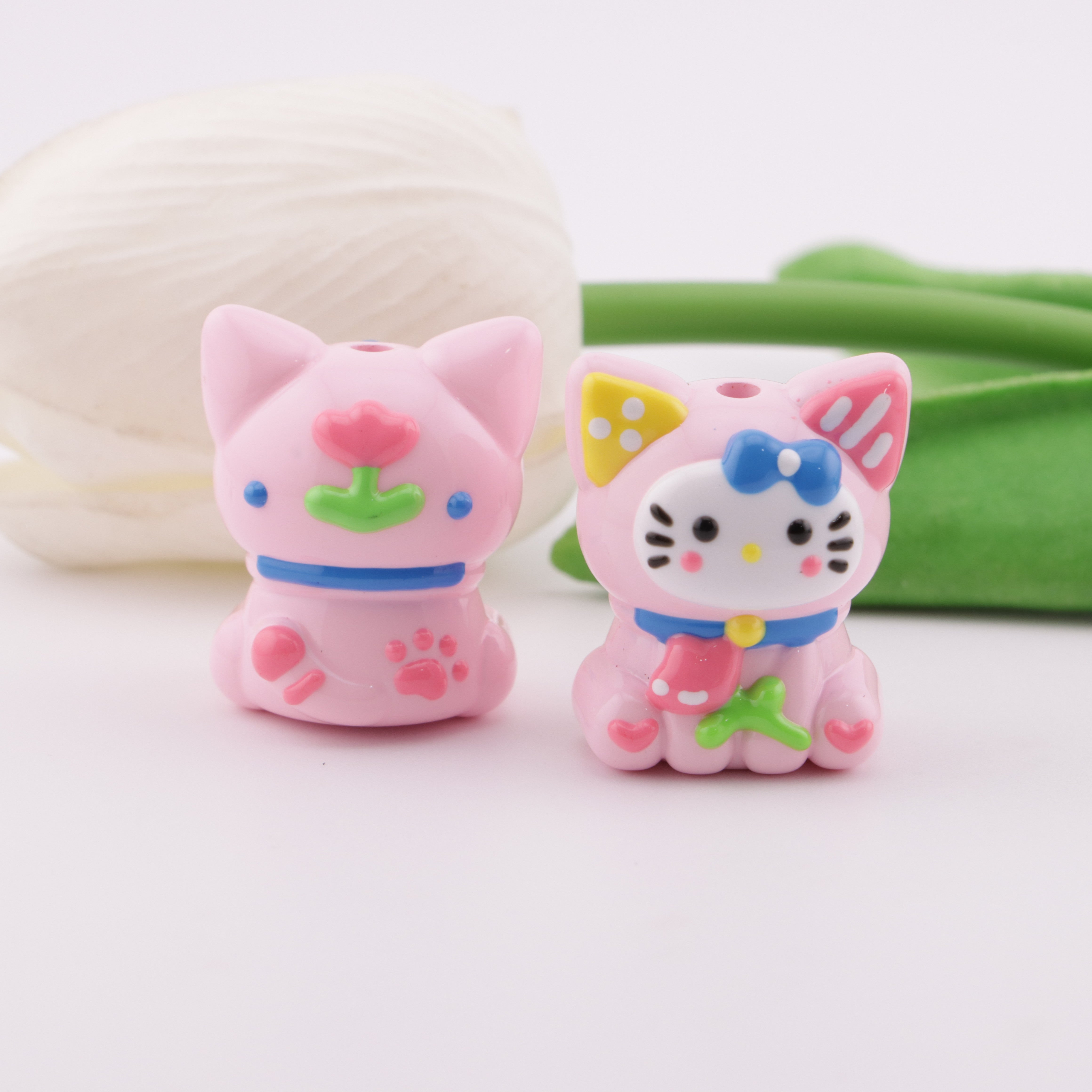 FS6103- HK Hand-Painted Beads