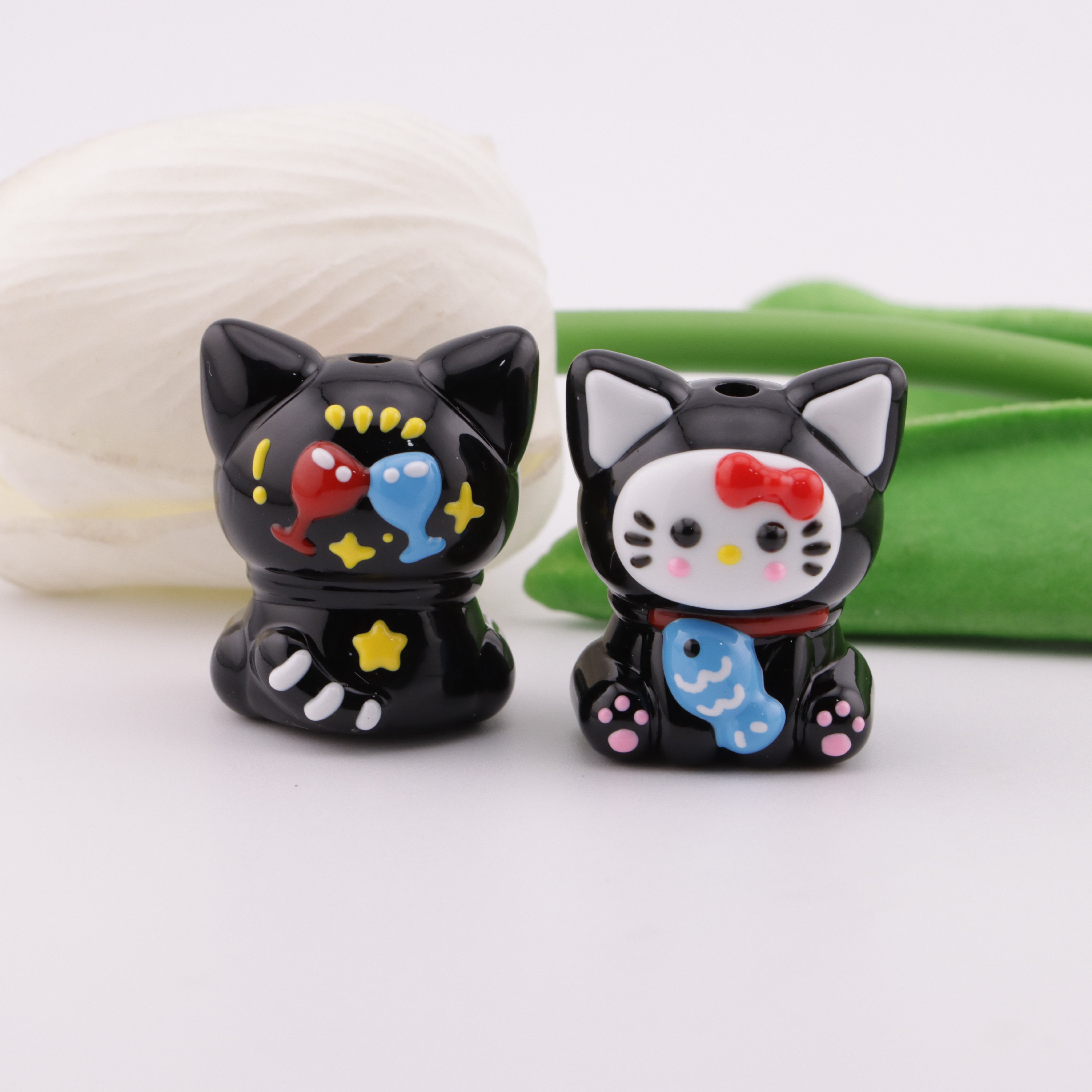 FS6103- HK Hand-Painted Beads
