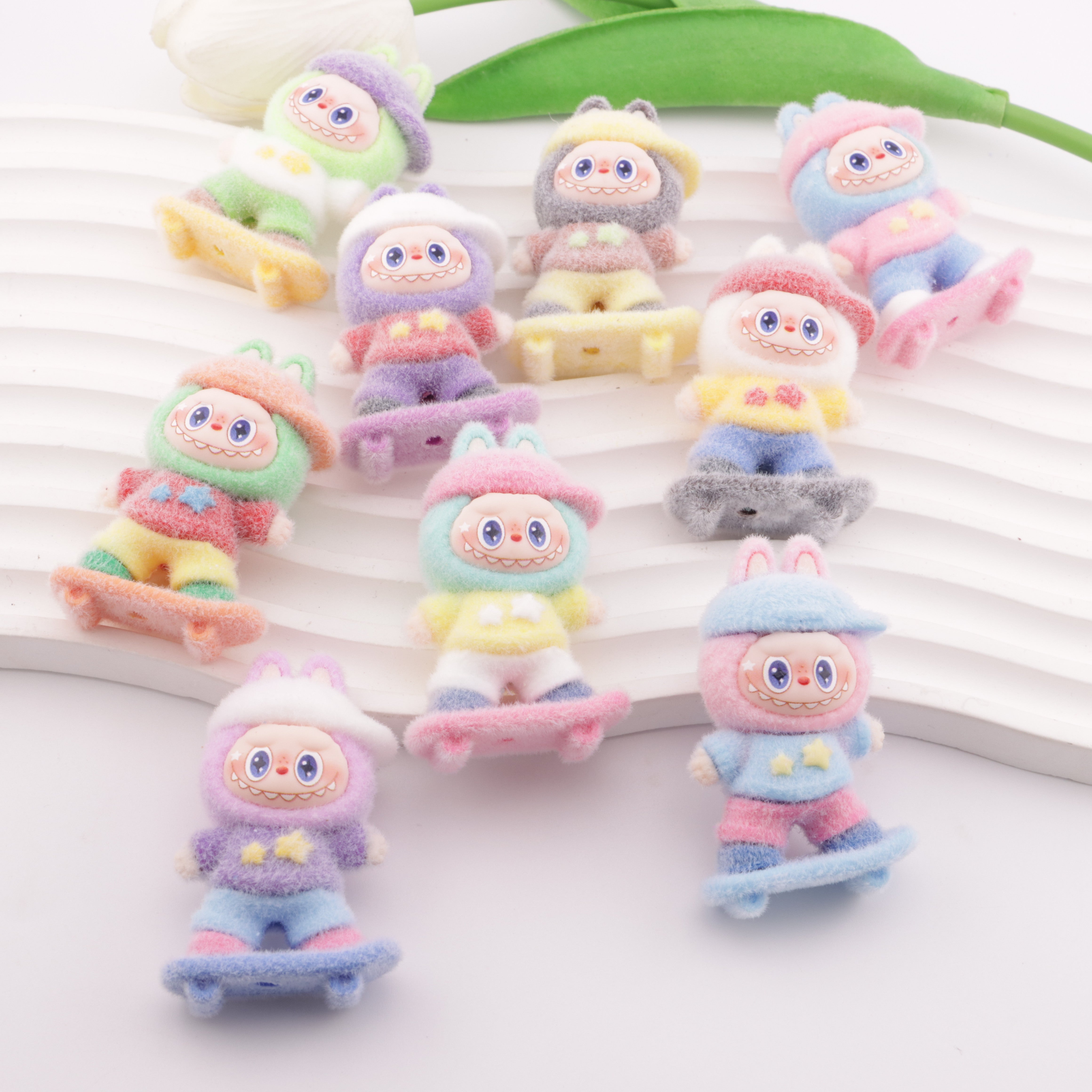 FS6109- Flocked Labubu Skateboard Through-Hole Beads