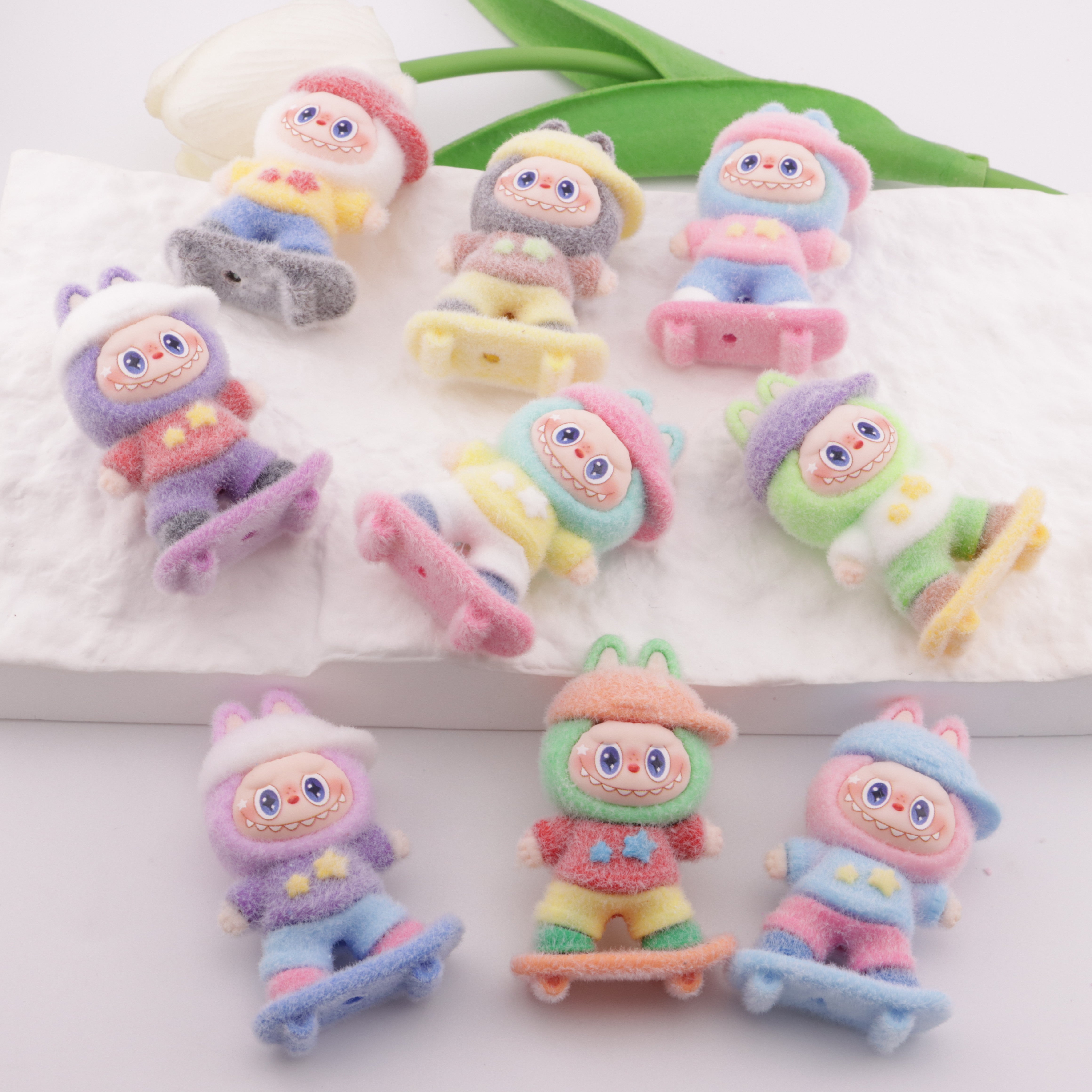 FS6109- Flocked Labubu Skateboard Through-Hole Beads