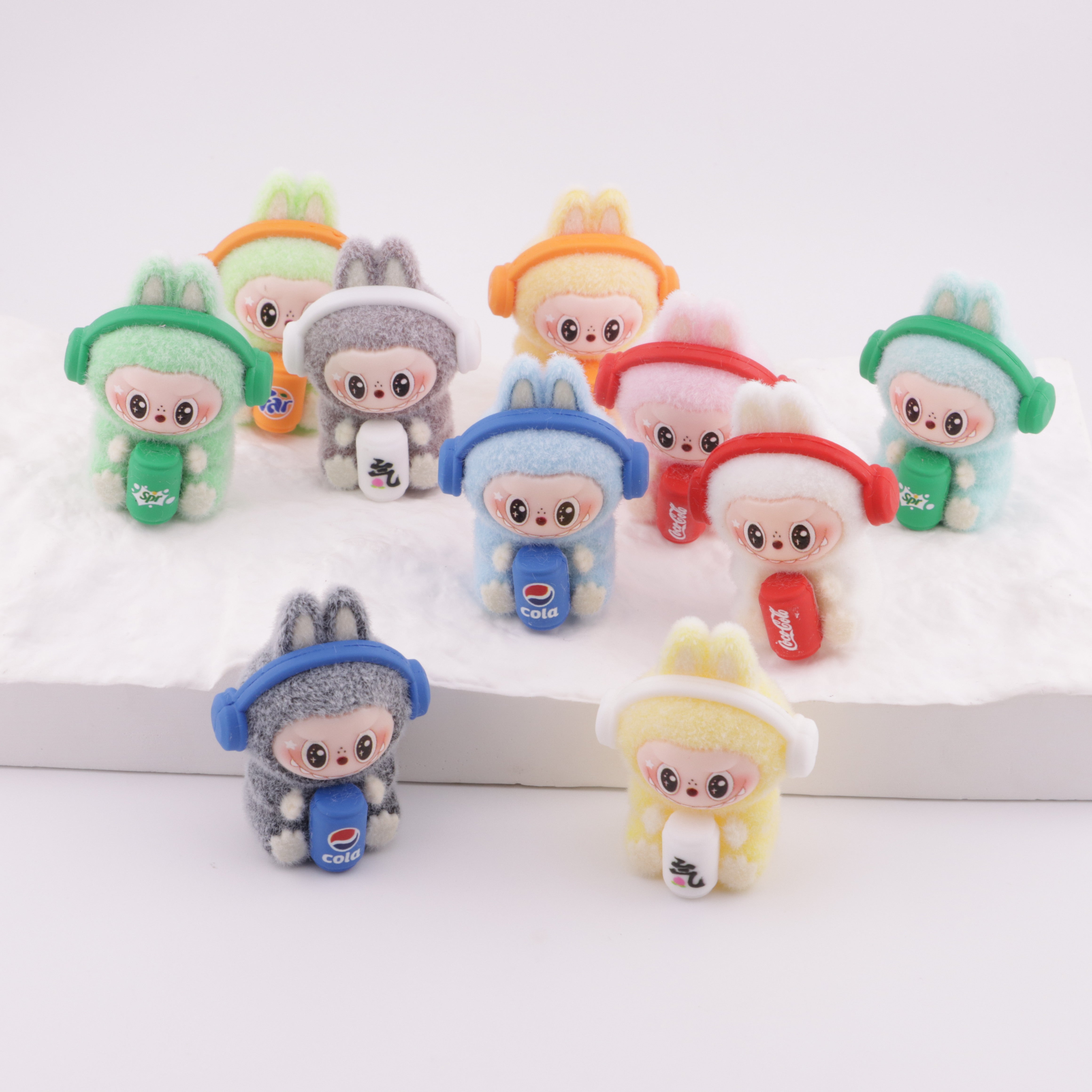 FS6111- Labubu Coke Flocked Resin Beads