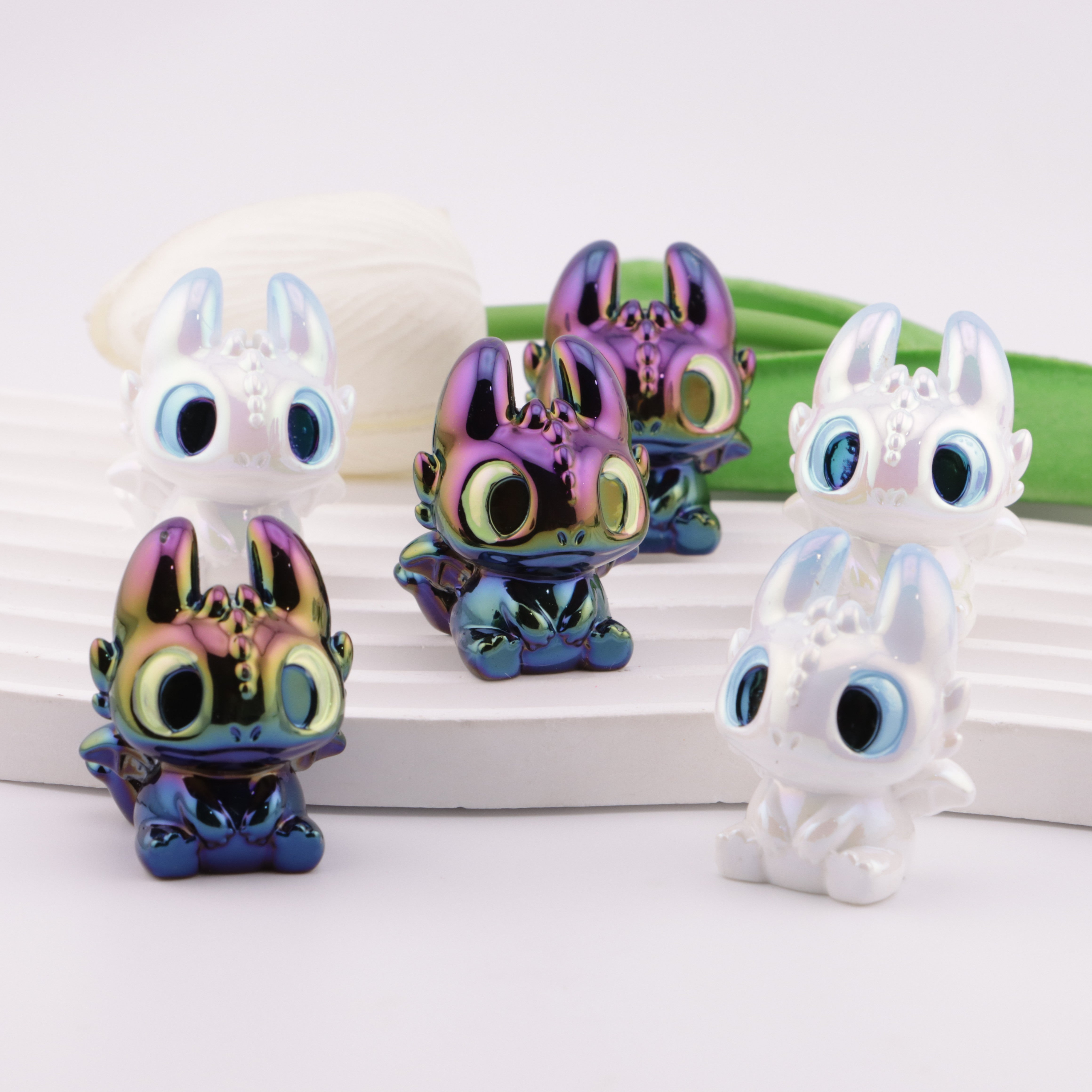 FS6113- Little Flying Dragon Resin Beads