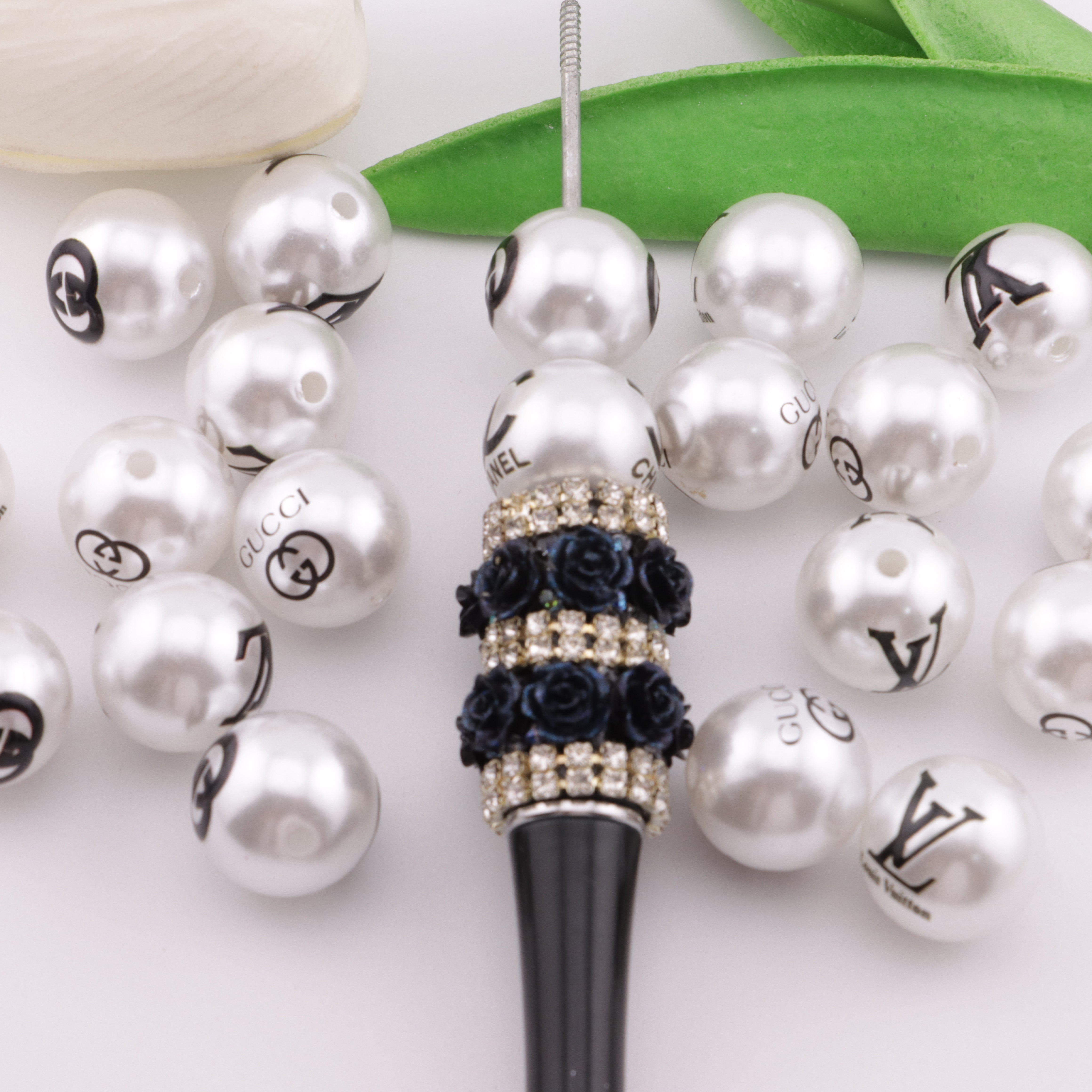 FS5529- 16mm Big Brand Logo Mixed Imitation Brand Pearl Acrylic Beads Zoe's DIY Shop