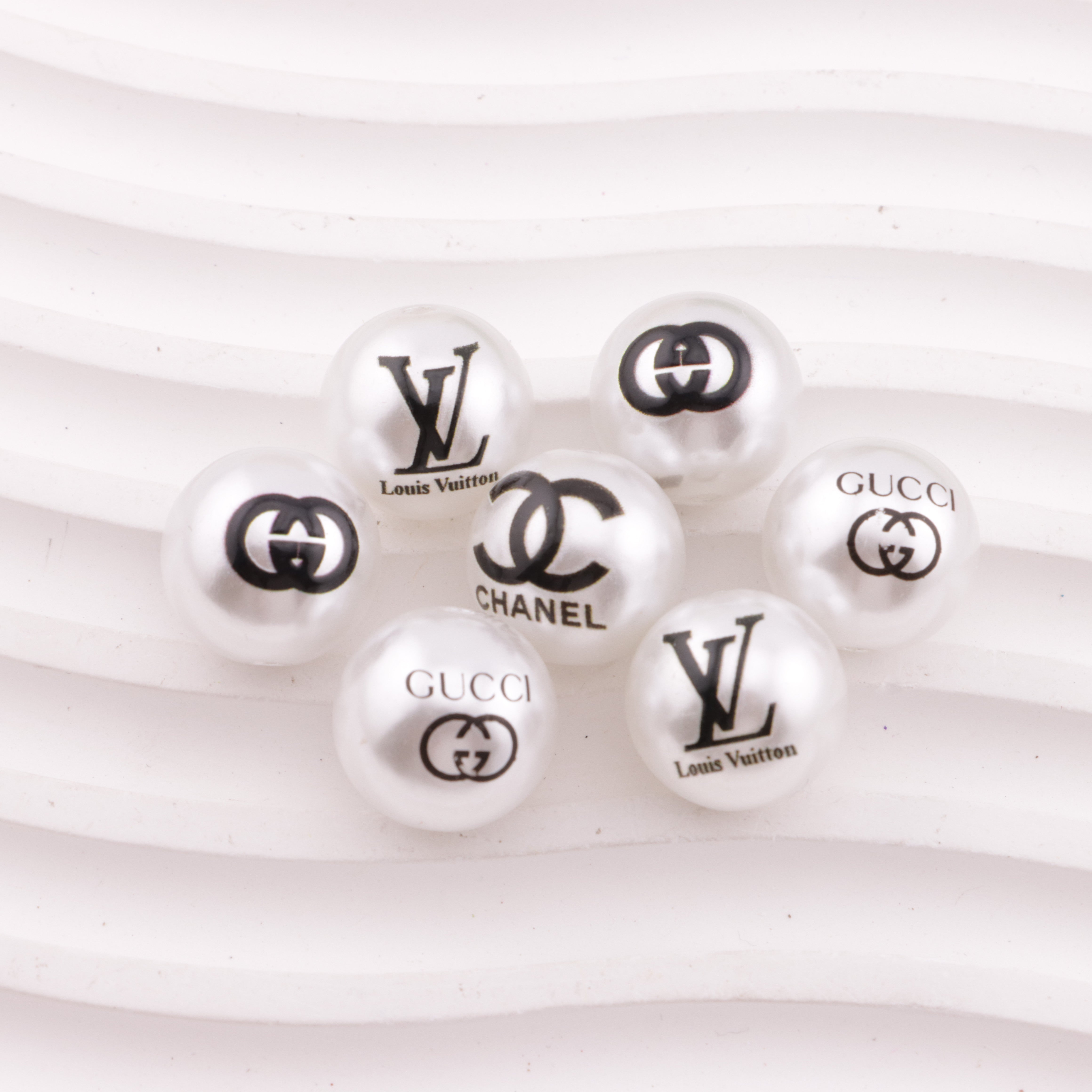 FS5529- 16mm Big Brand Logo Mixed Imitation Brand Pearl Acrylic Beads Zoe's DIY Shop