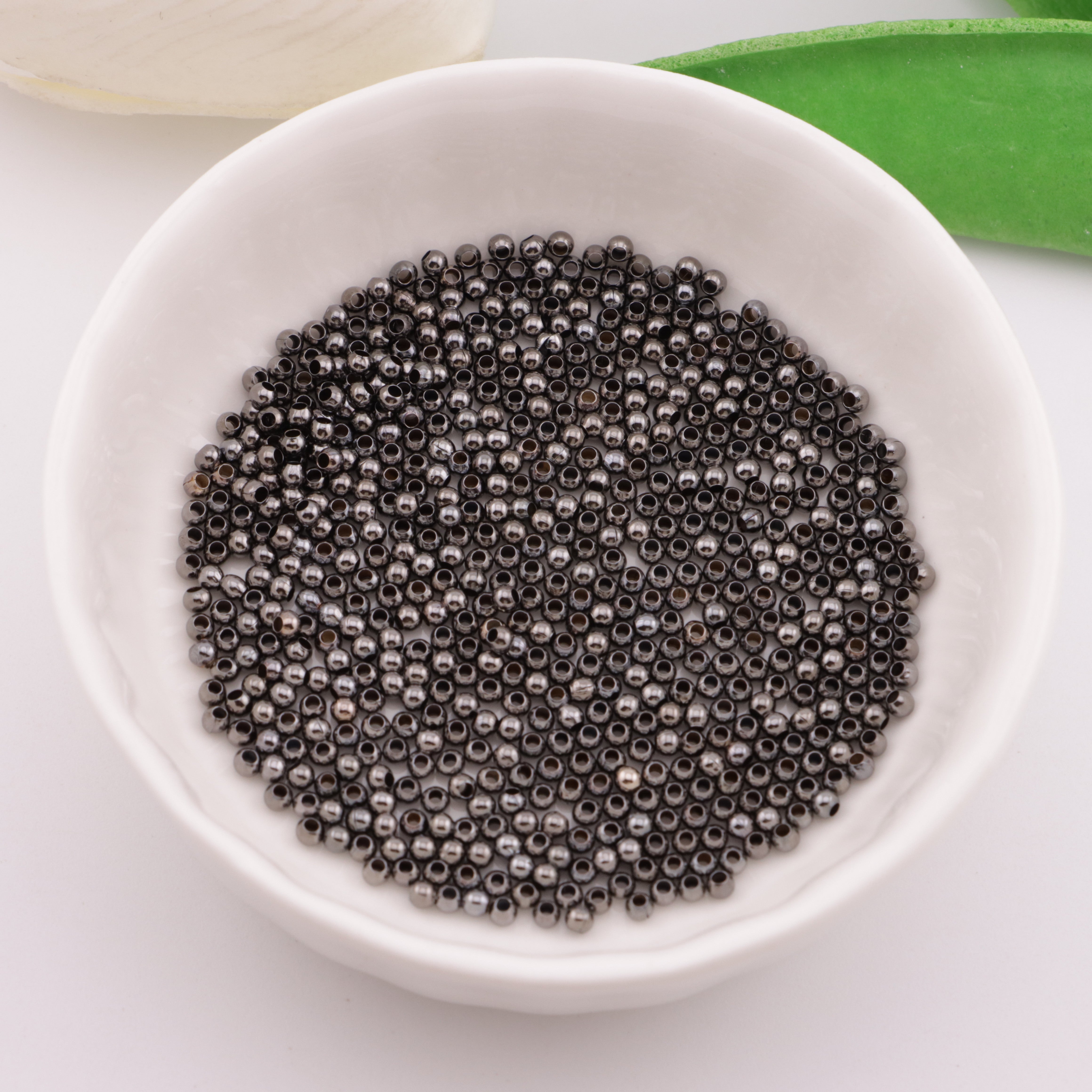 FS6136- 2mm Metal Beads