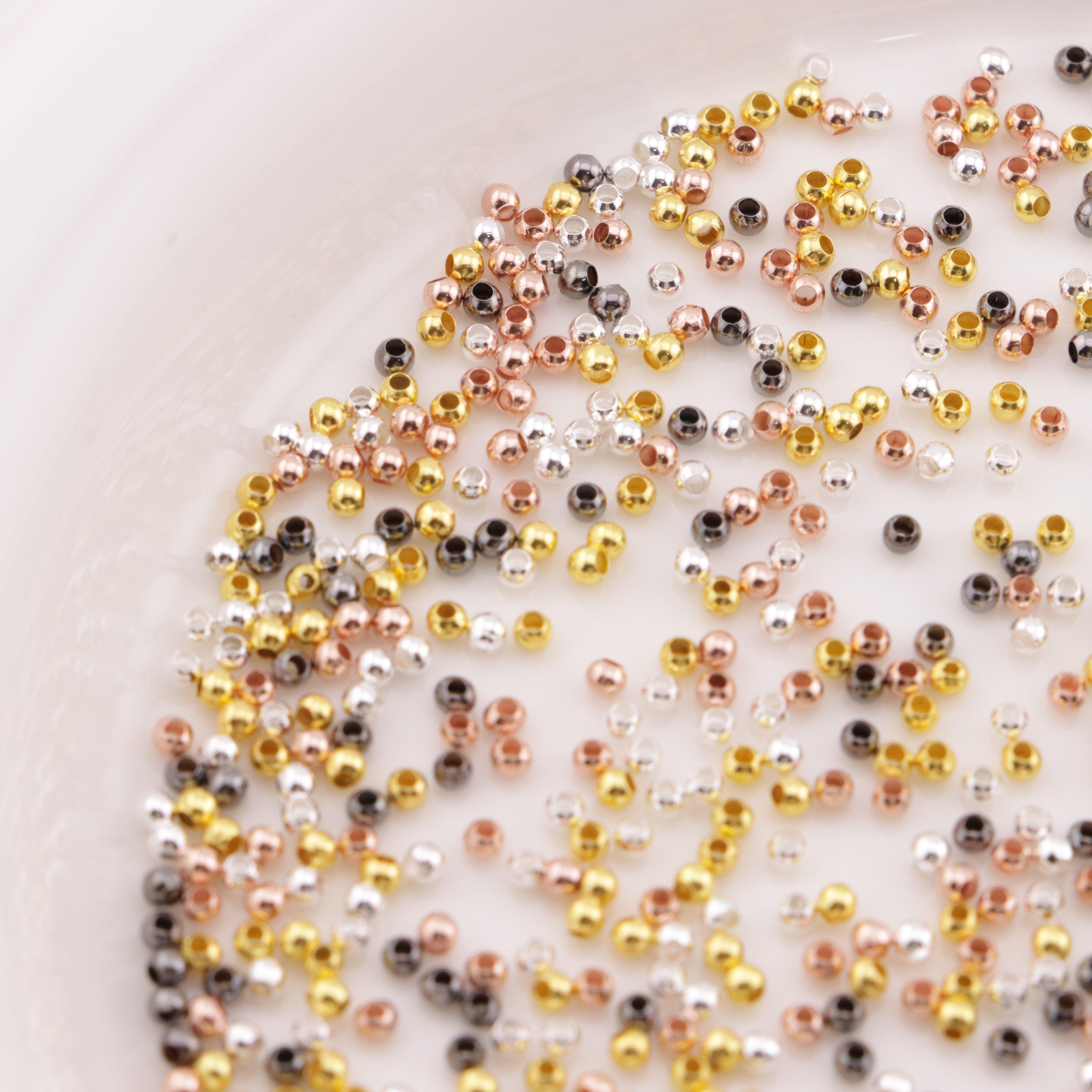 FS6136- 2mm Metal Beads