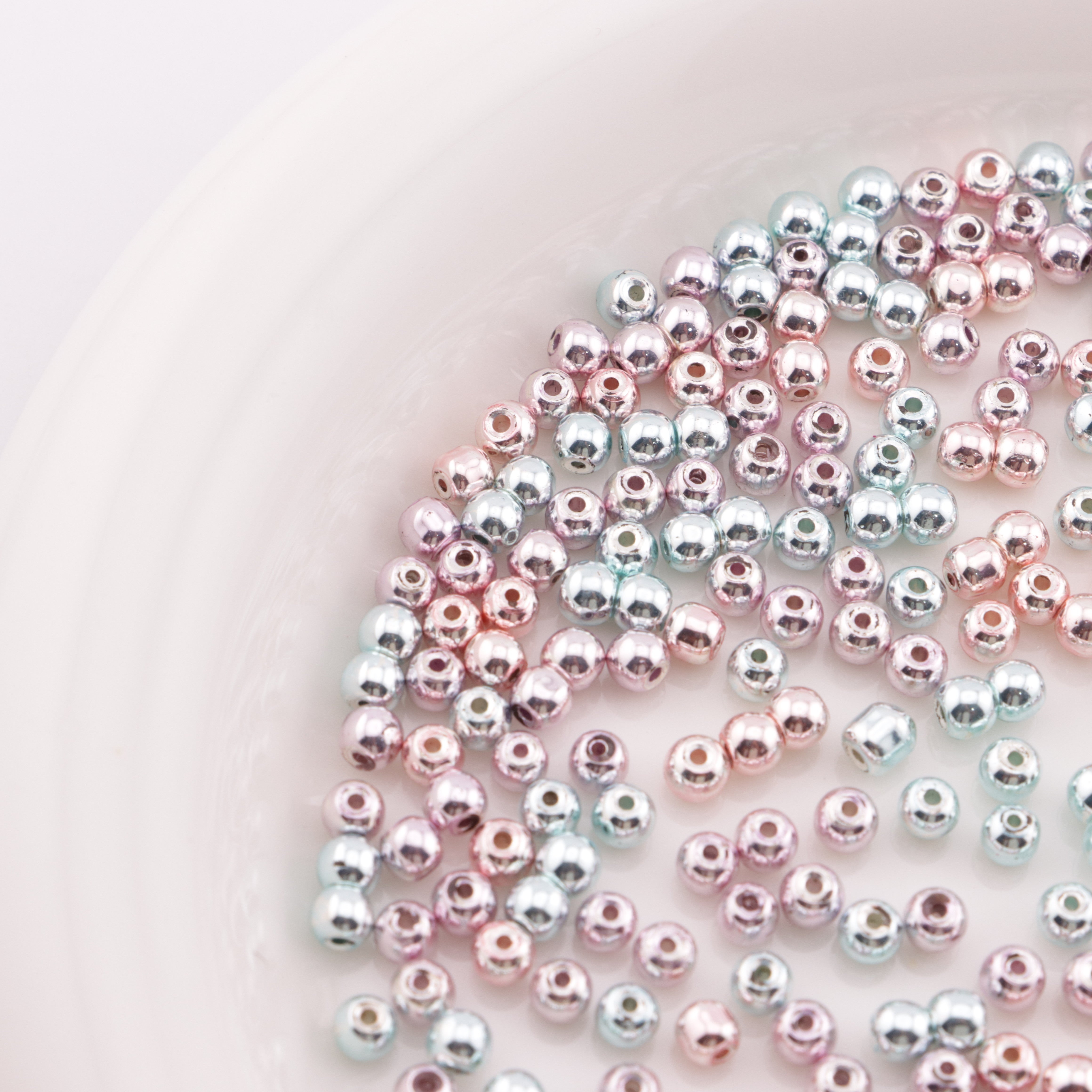 FS6125- 3.5mm Glass Beads Color-Plated High-Brightness Glass Beads (About 105-115 PCS/Strand)