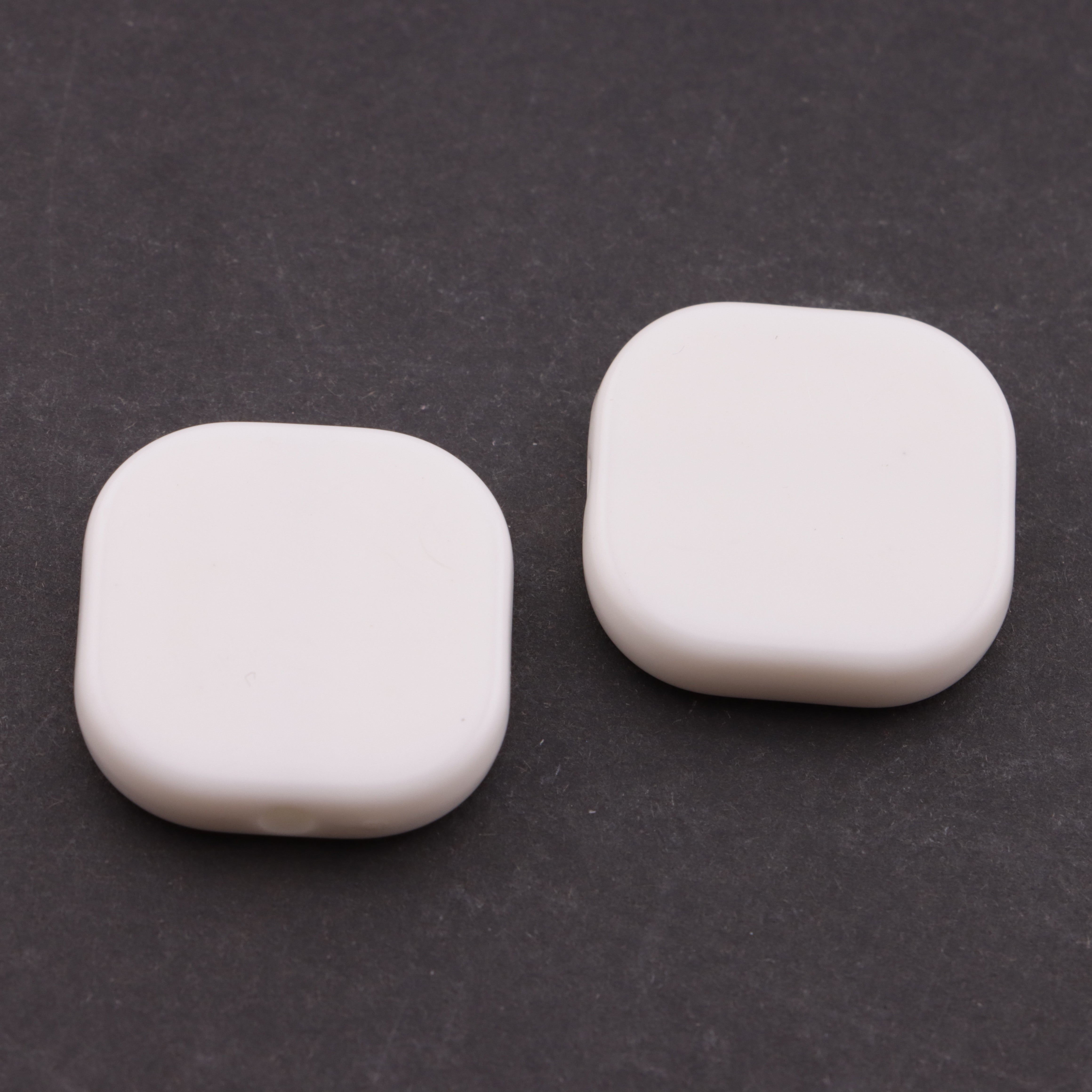 FS6149- 24*24Mm Clear Rounded Square Plate Based Beads