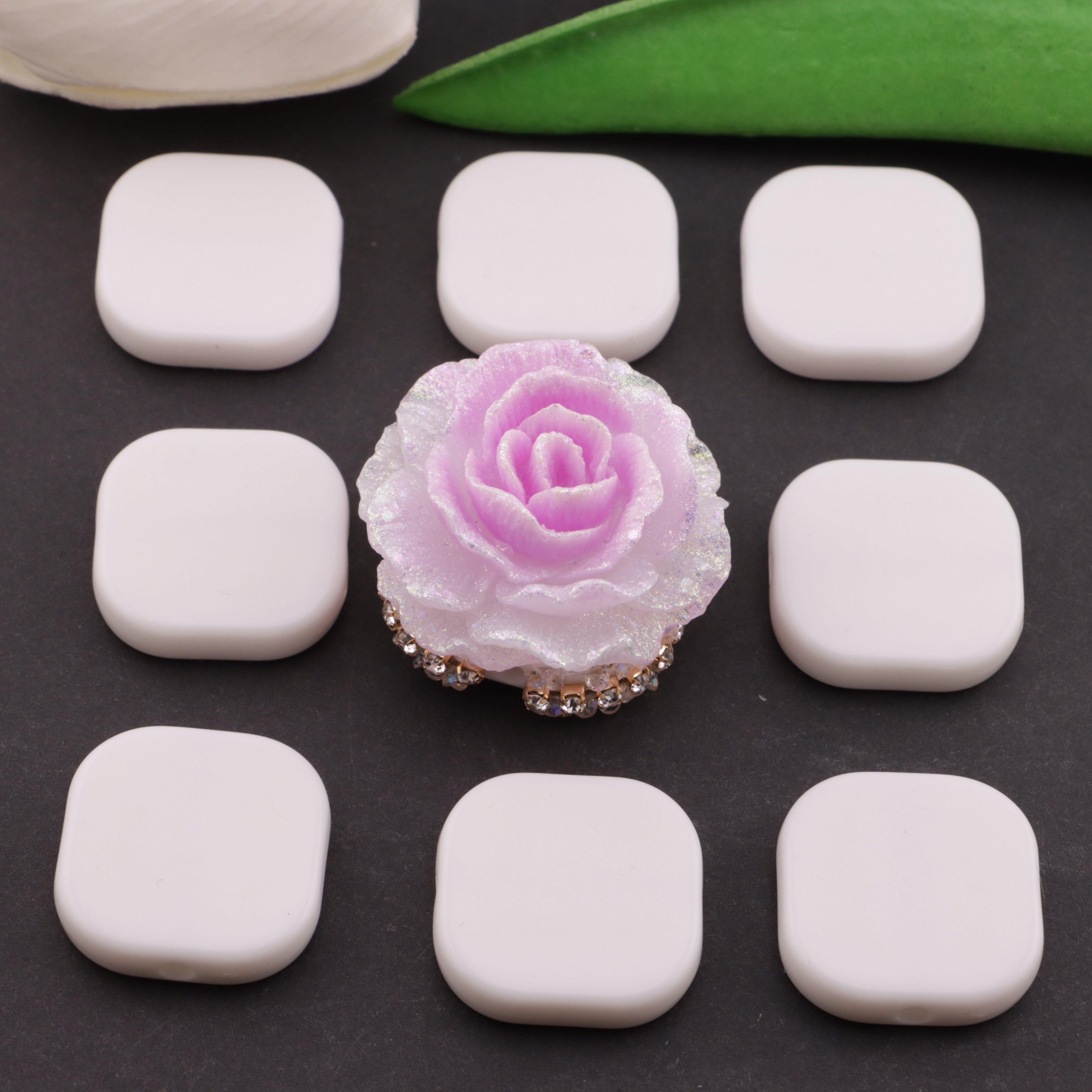FS6149- 24*24Mm Clear Rounded Square Plate Based Beads