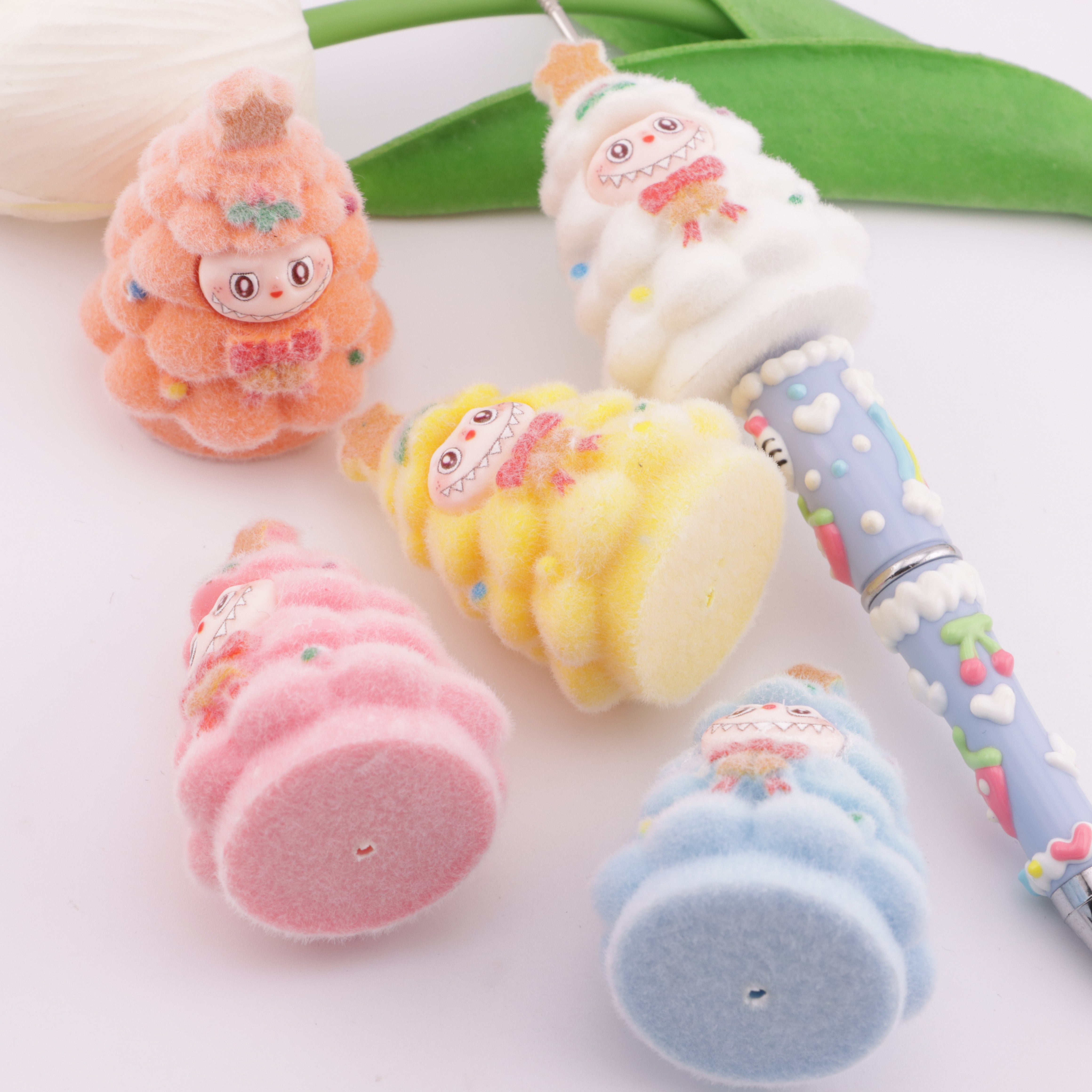 FS6175- Flocked LBB Christmas Tree Beads