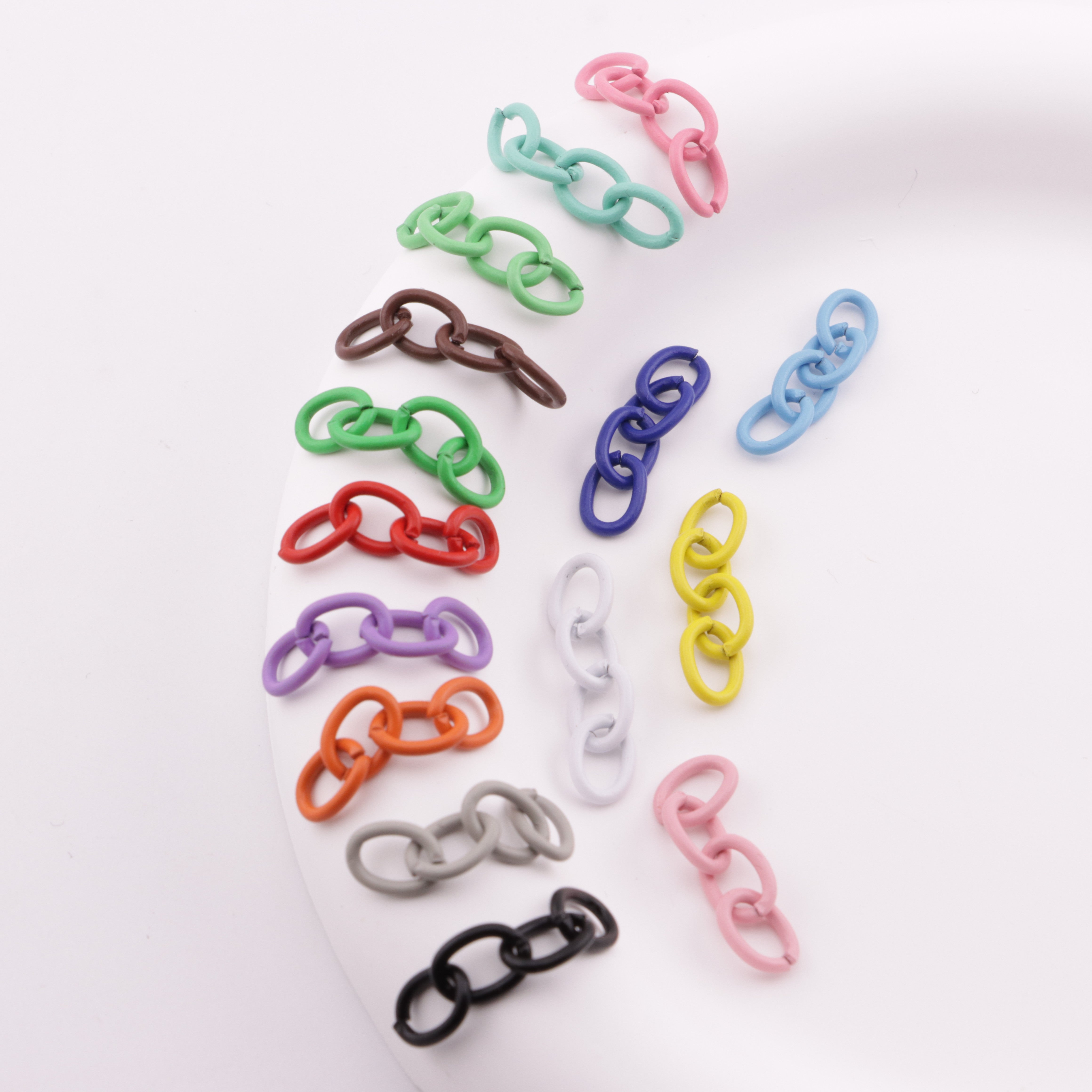 FS6179- 6.5×28mm Random Mixed Dark Color Chain