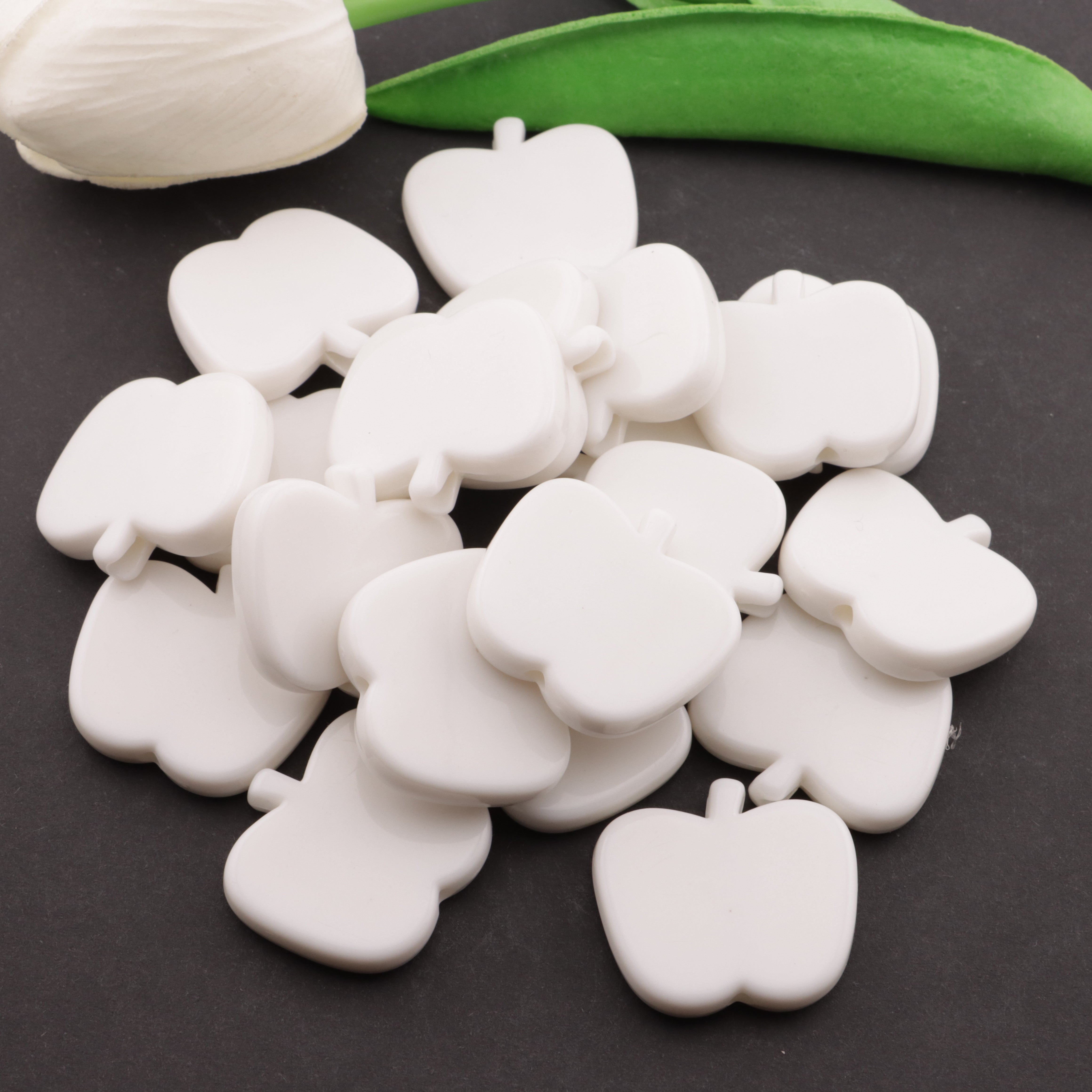 FS6182- 30×27mm Apple Based Beads